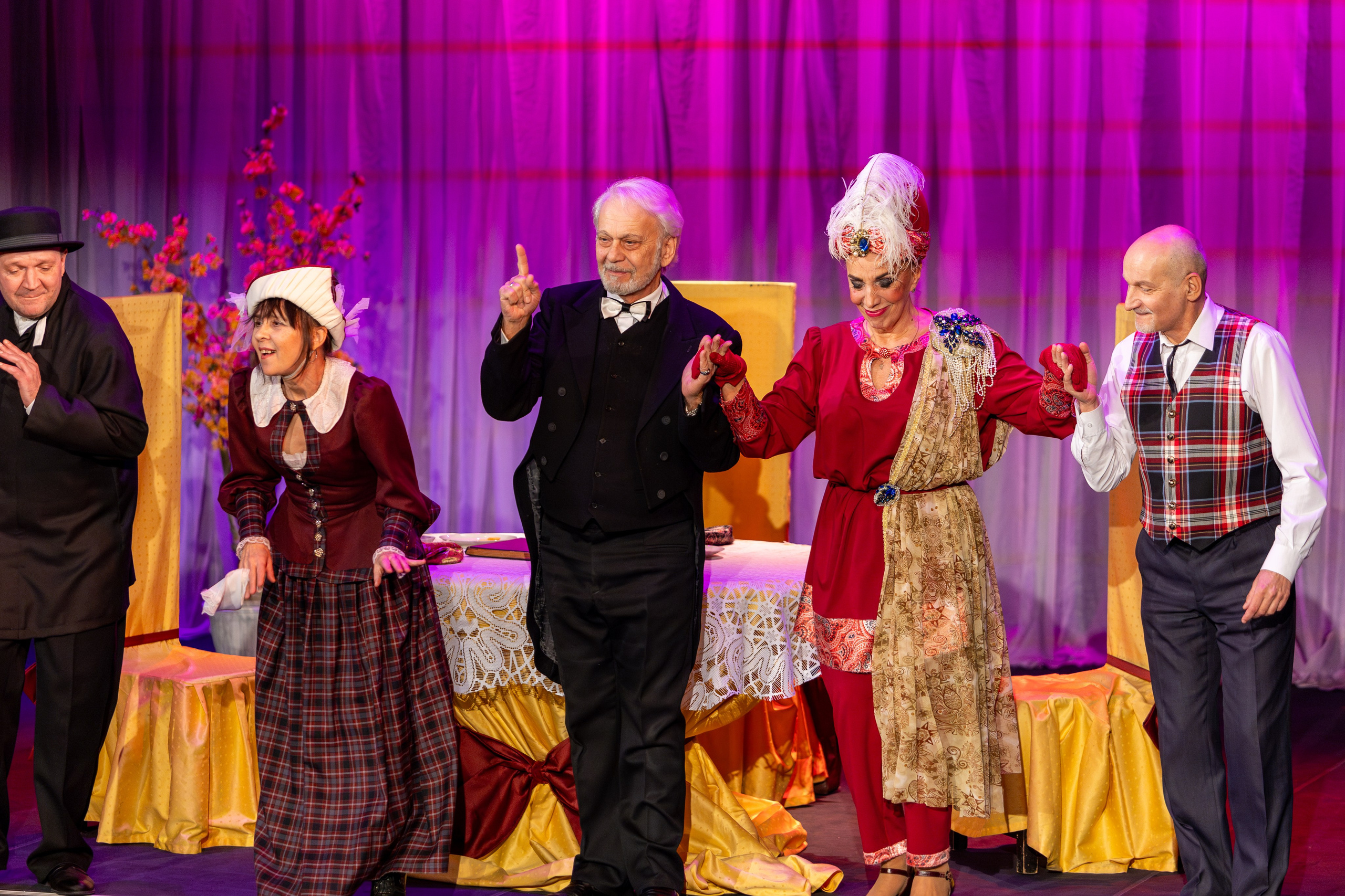 Новый театр «Как важно быть серьезным». Профессиональный интерьерный и репортажный фотограф Минск и РБ. Максим Орлов