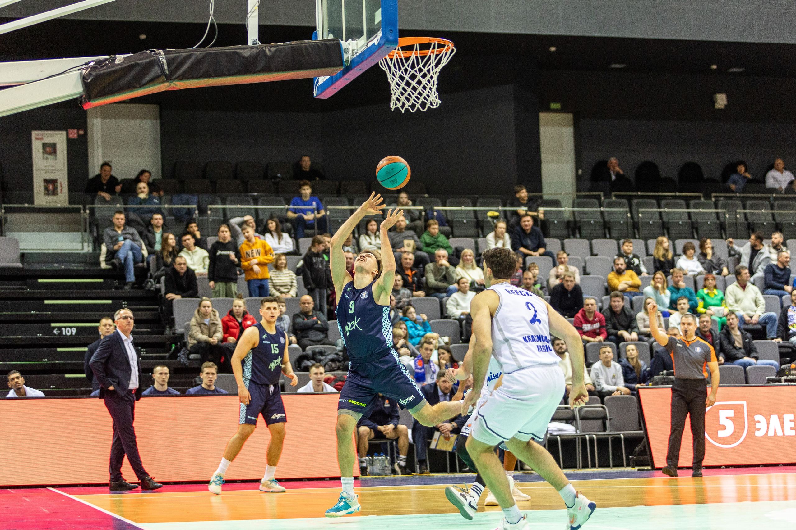 Баскетбол. Лучшие кадры. Минск — Енисей. 11.12.2023. Профессиональный интерьерный и репортажный фотограф Минск и РБ. Максим Орлов