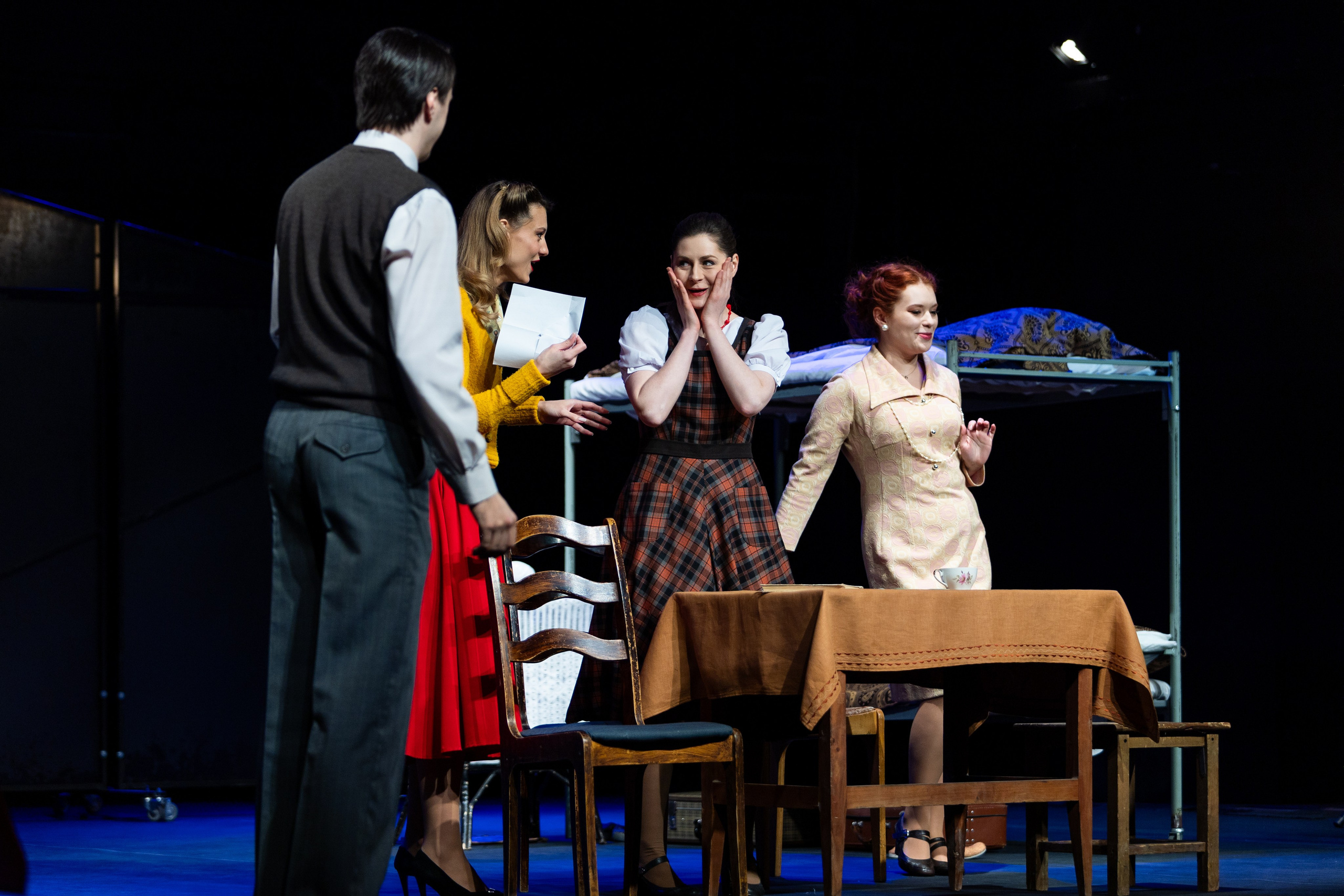 Новый театр «Фабричная девчонка». Профессиональный интерьерный и репортажный фотограф Минск и РБ. Максим Орлов