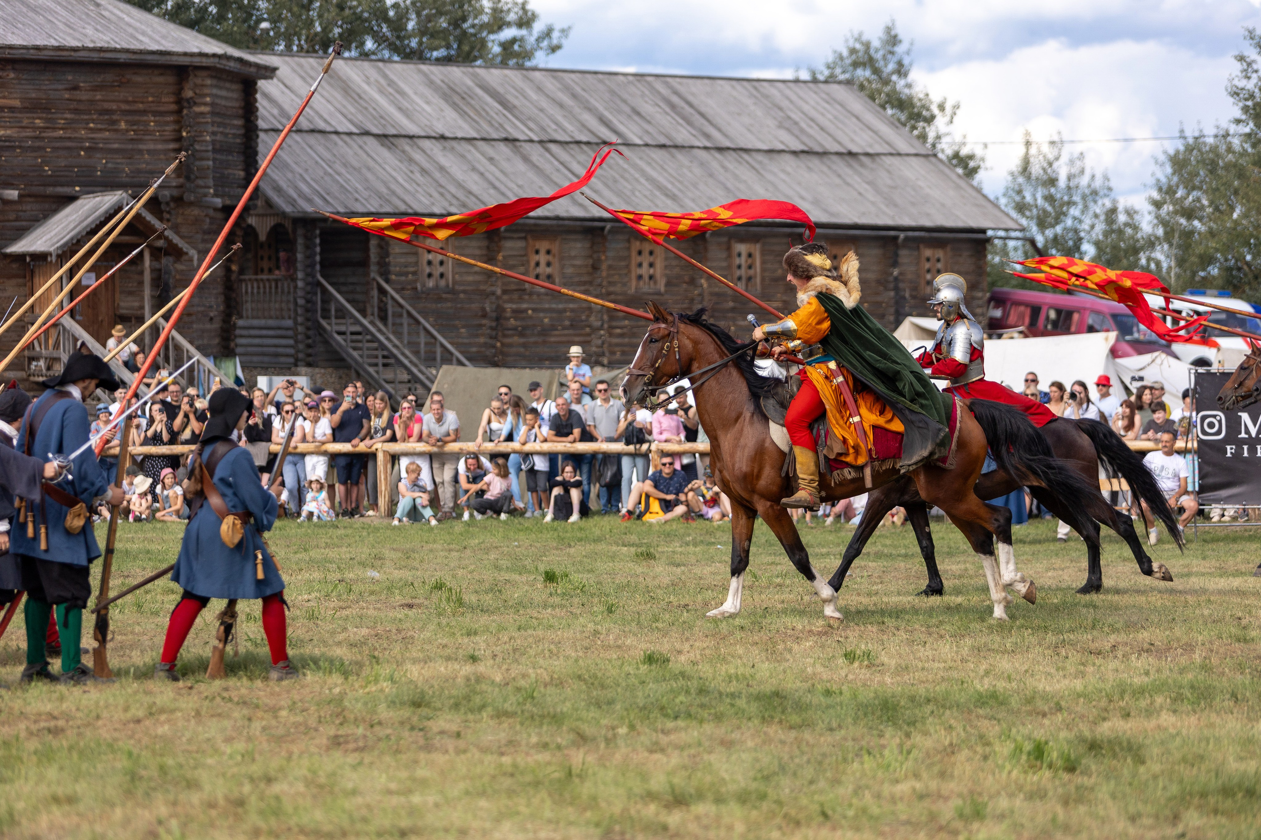 Рыцарский фест. Мстиславль. Профессиональный интерьерный и репортажный фотограф Минск и РБ. Максим Орлов