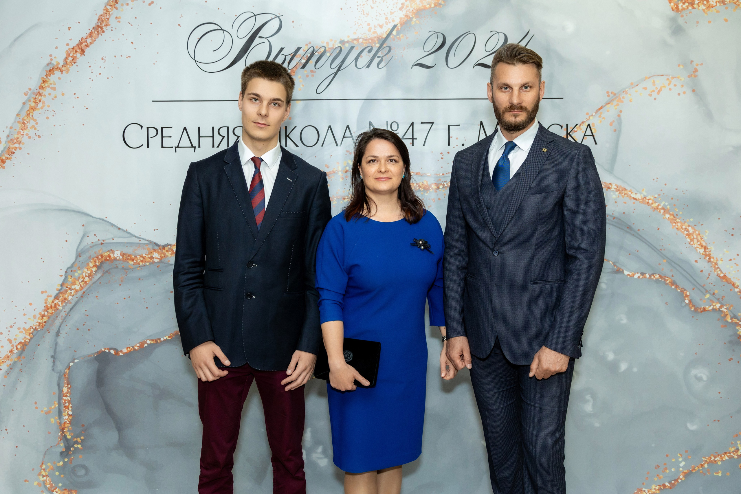 Вручение дипломов. 47 школа. Профессиональный интерьерный и репортажный фотограф Минск и РБ. Максим Орлов