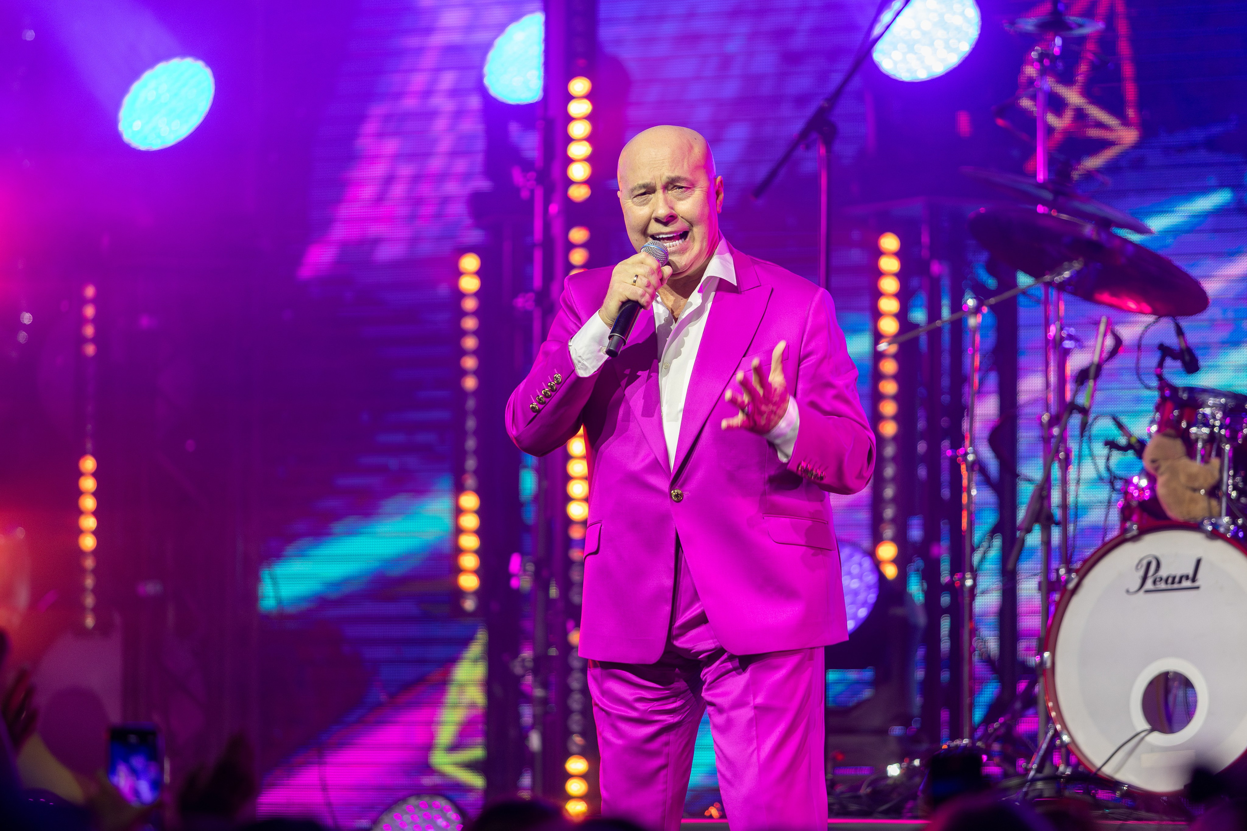 Концерт Насти Кравченко. Профессиональный интерьерный и репортажный фотограф Минск и РБ. Максим Орлов