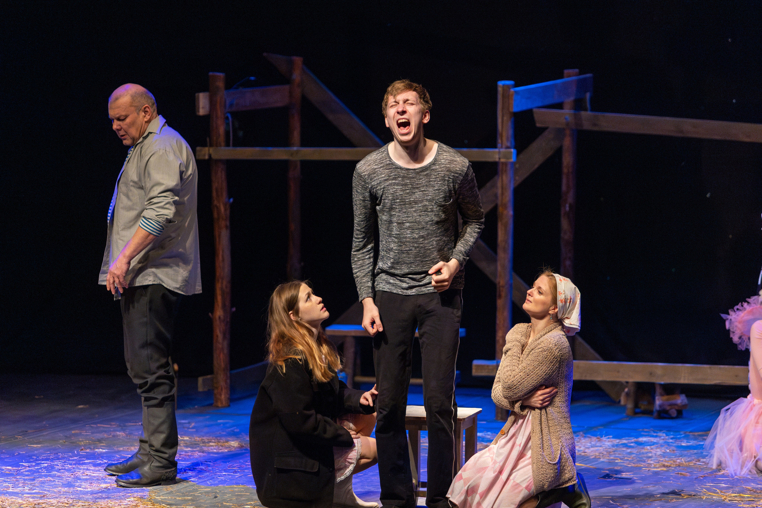 Театр белорусской армии «Очень простая история». Профессиональный интерьерный и репортажный фотограф Минск и РБ. Максим Орлов