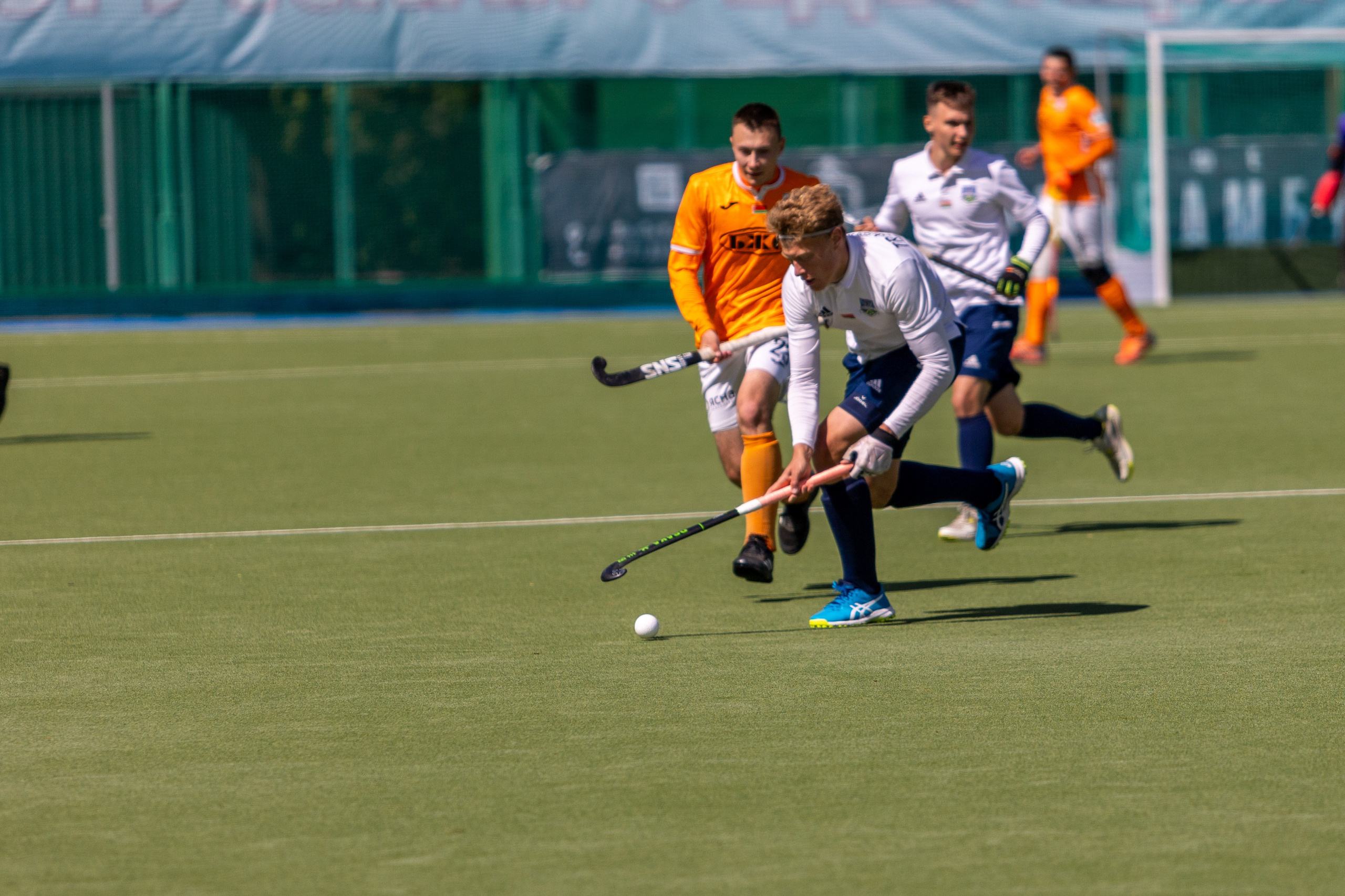 Хоккей на траве. ХК Минск — СК Строитель 12.05.2024. Профессиональный интерьерный и репортажный фотограф Минск и РБ. Максим Орлов