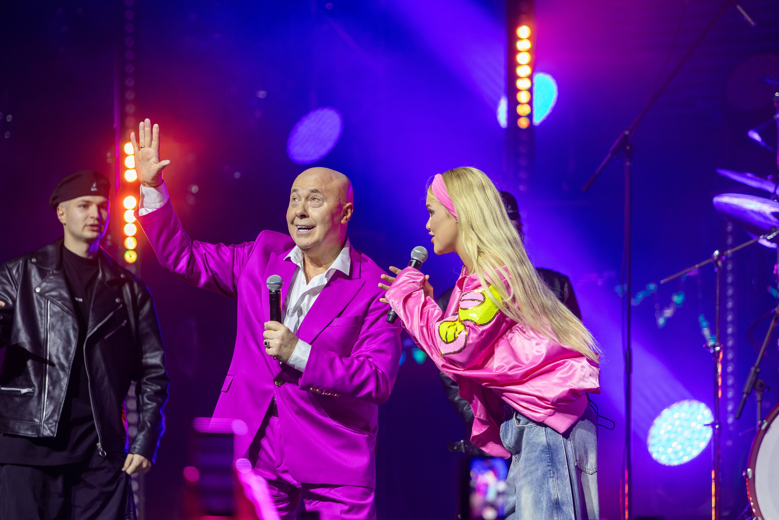 Концерт Насти Кравченко. Профессиональный интерьерный и репортажный фотограф Минск и РБ. Максим Орлов