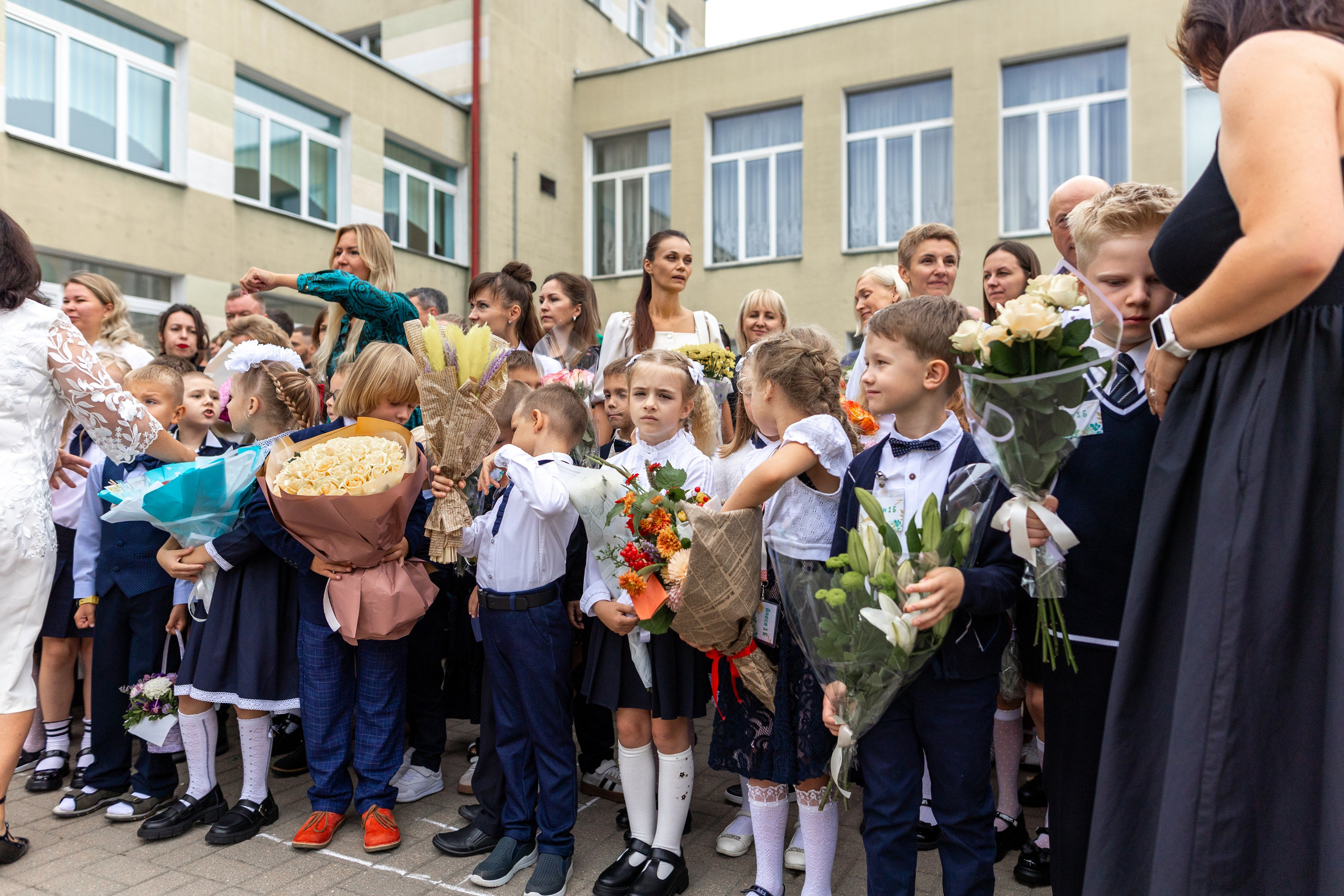 Линейка 1-го сентября. Профессиональный интерьерный и репортажный фотограф Минск и РБ. Максим Орлов