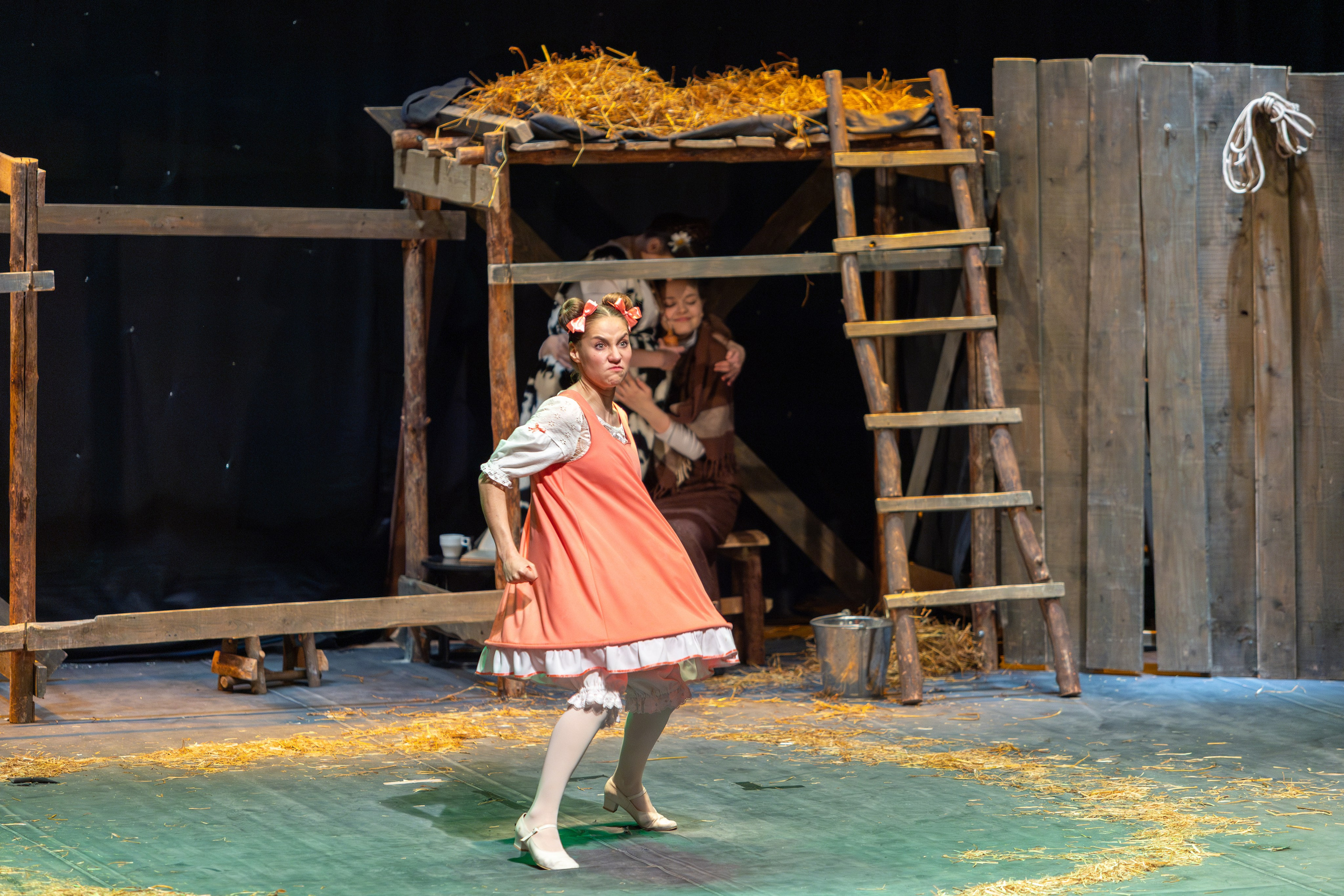 Театр белорусской армии «Очень простая история». Профессиональный интерьерный и репортажный фотограф Минск и РБ. Максим Орлов