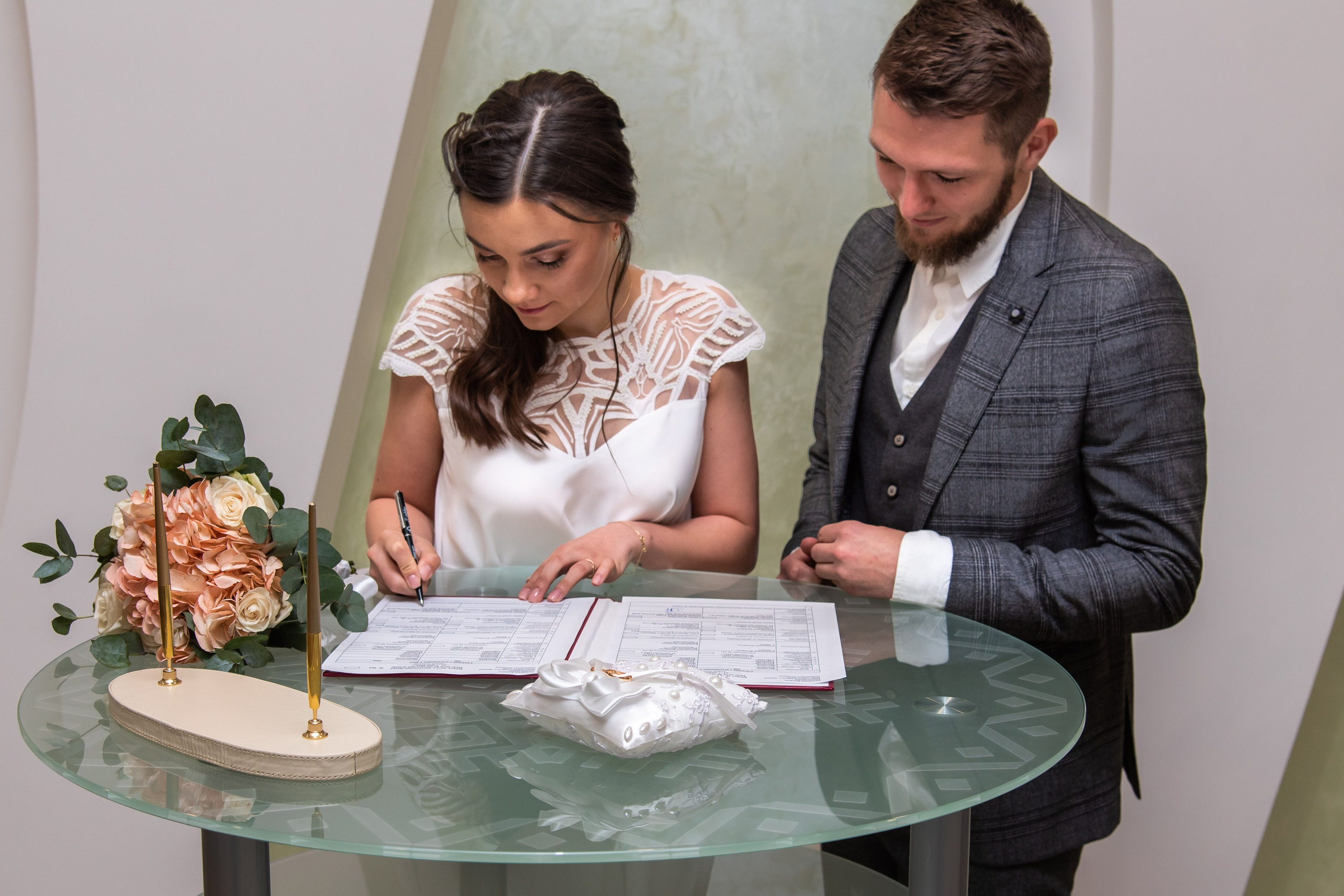 Роспись и прогулка Ростислава и Анастасии. Профессиональный интерьерный и репортажный фотограф Минск и РБ. Максим Орлов