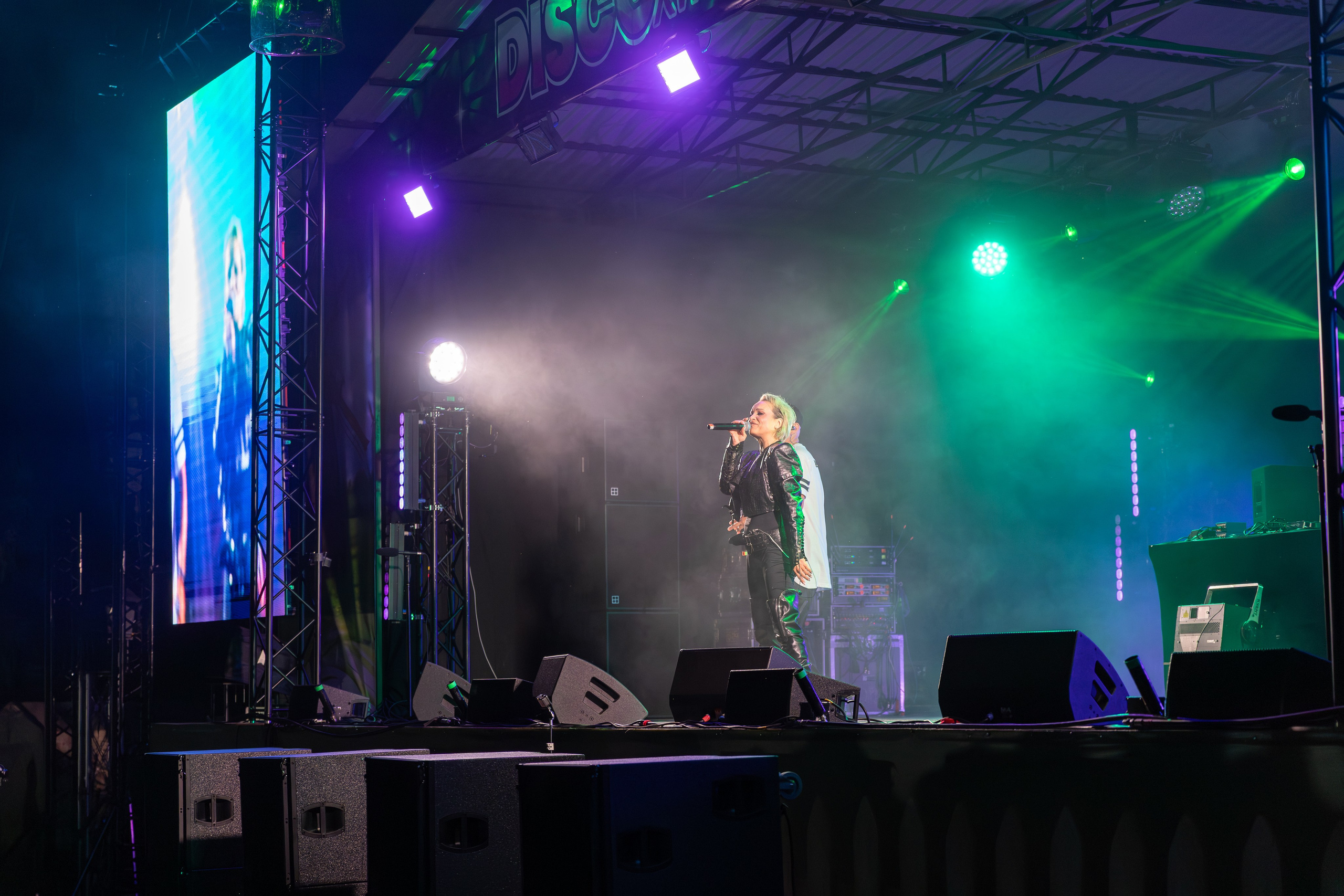 Дискохит. Профессиональный интерьерный и репортажный фотограф Минск и РБ. Максим Орлов