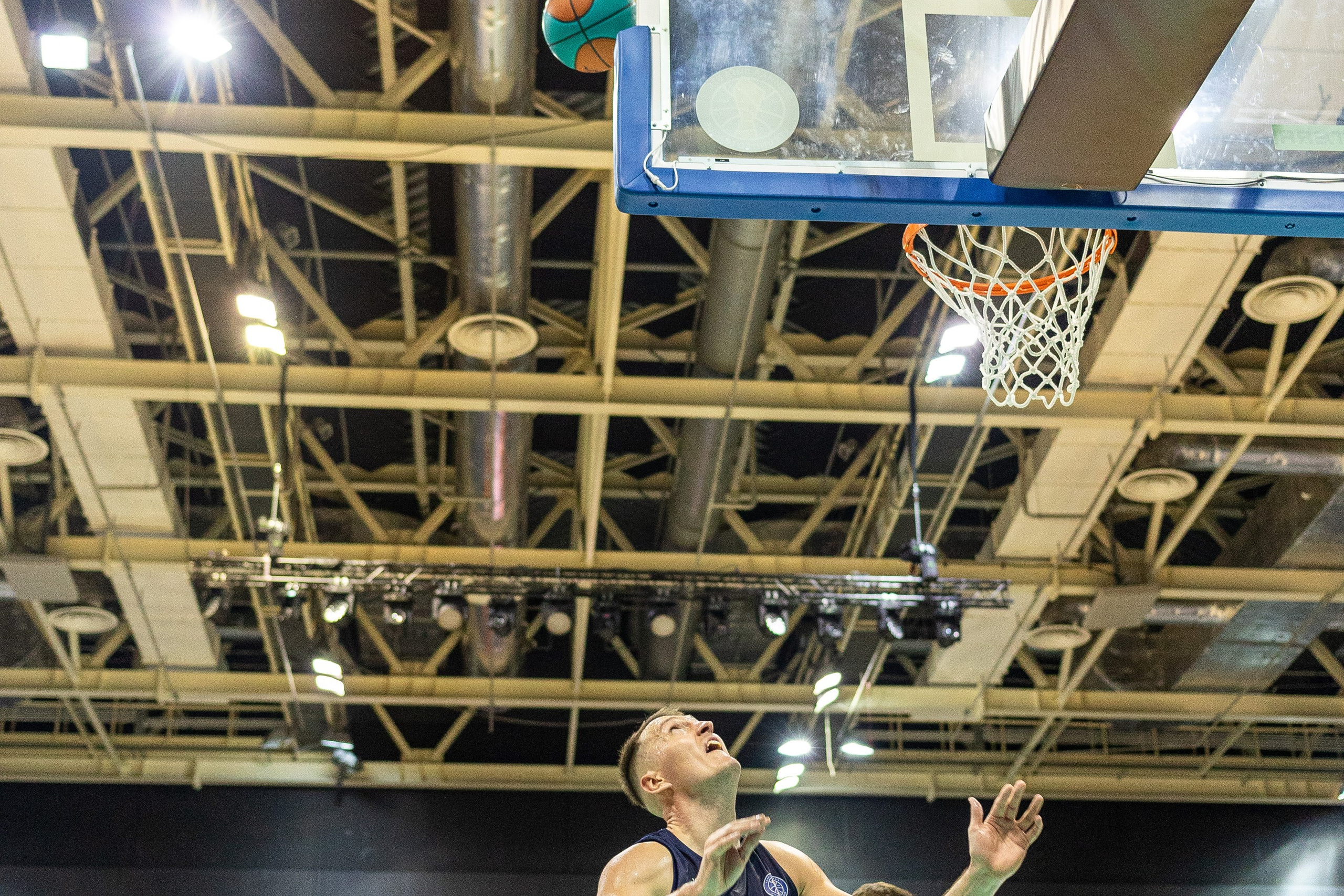 Баскетбол. Лучшие кадры. Минск — Енисей. 11.12.2023. Профессиональный интерьерный и репортажный фотограф Минск и РБ. Максим Орлов