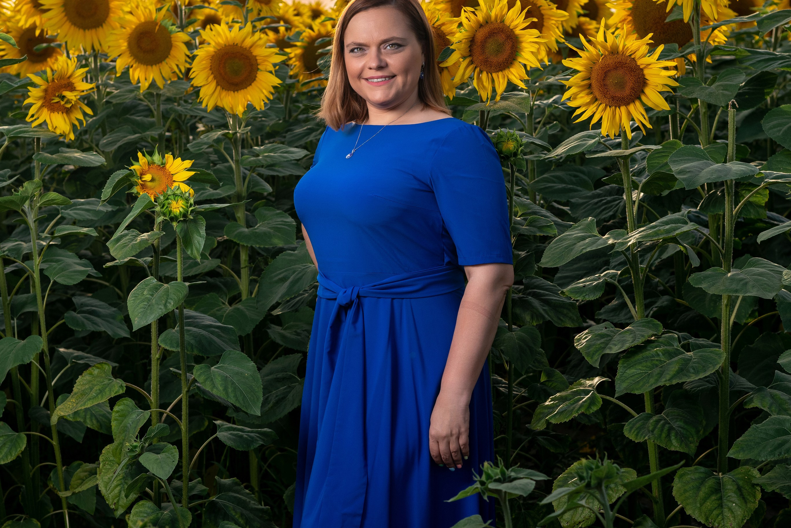 Катя в подсолнухах. Профессиональный интерьерный и репортажный фотограф Минск и РБ. Максим Орлов