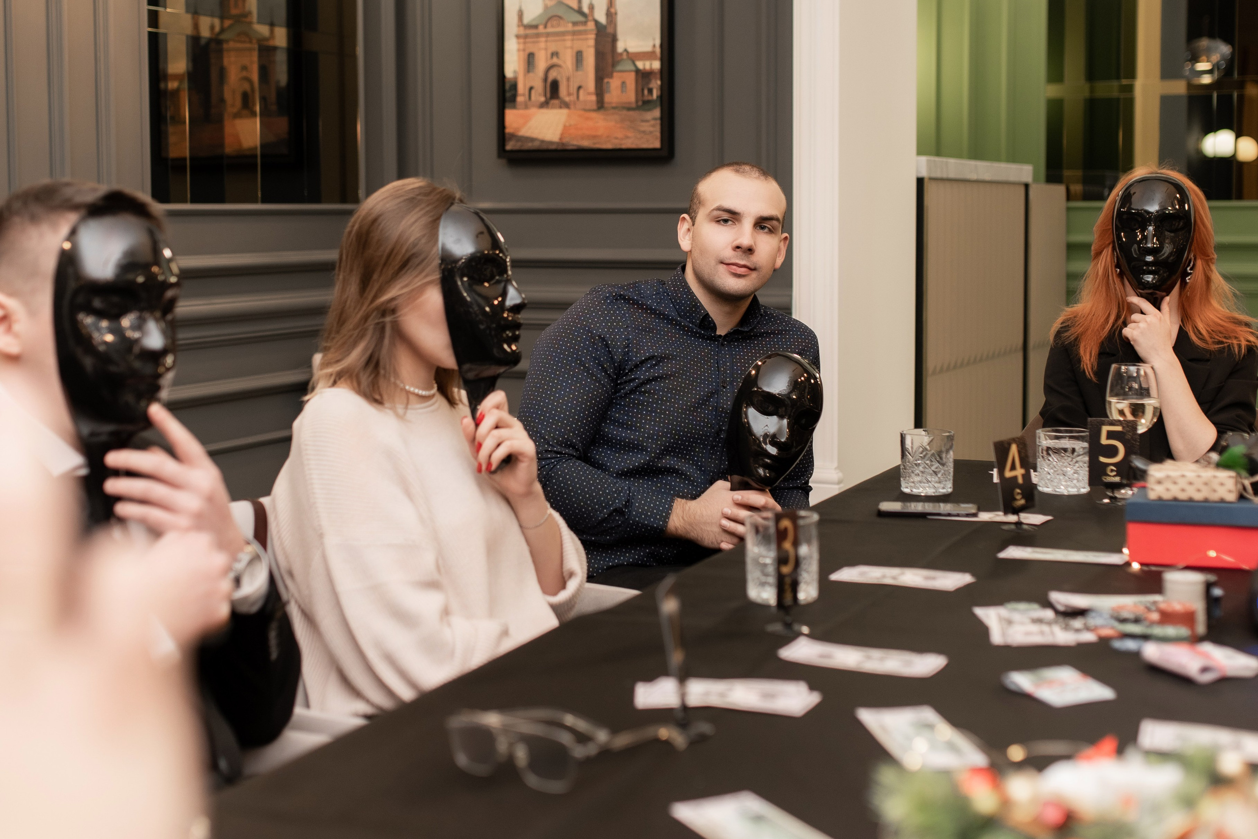 Игра «Мафия». Профессиональный интерьерный и репортажный фотограф Минск и РБ. Максим Орлов