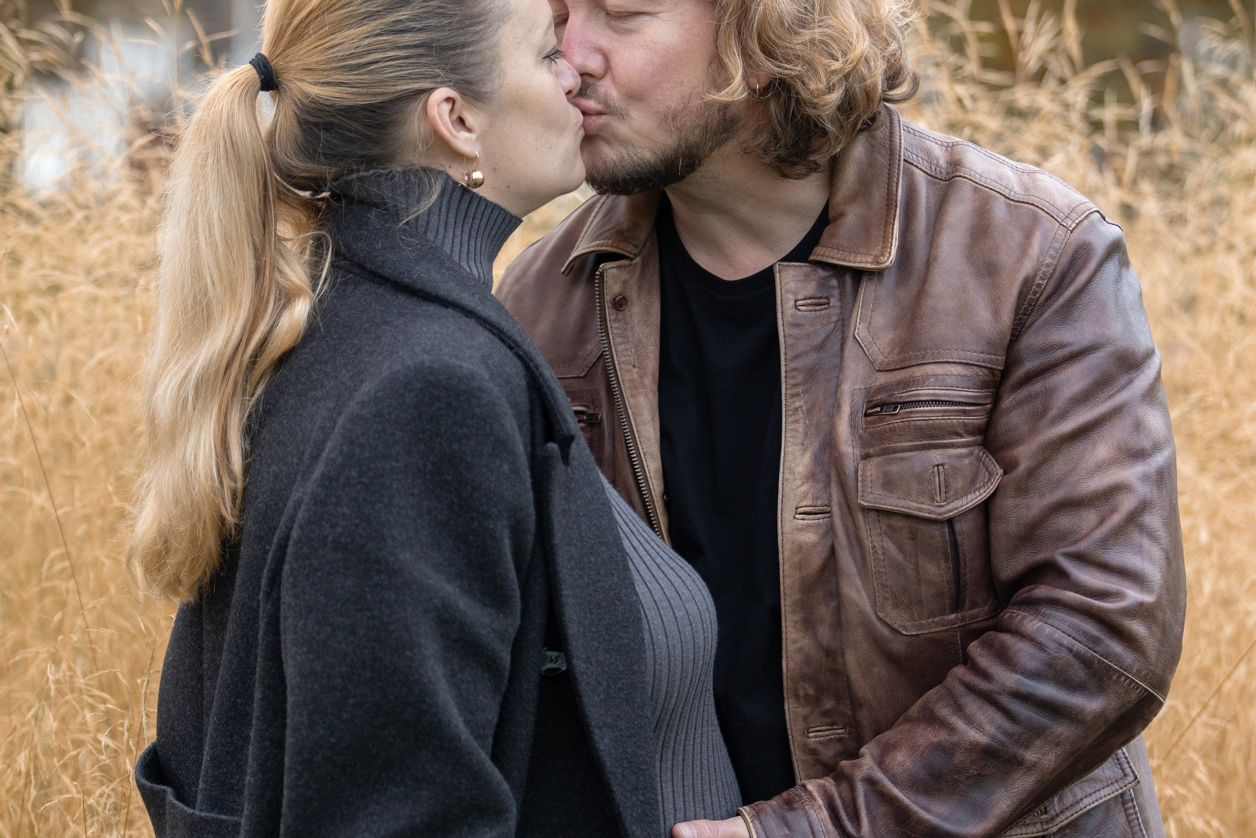 Олег и Марина. В ожидании. Фотосъемка в парке. Профессиональный интерьерный и репортажный фотограф Минск и РБ. Максим Орлов