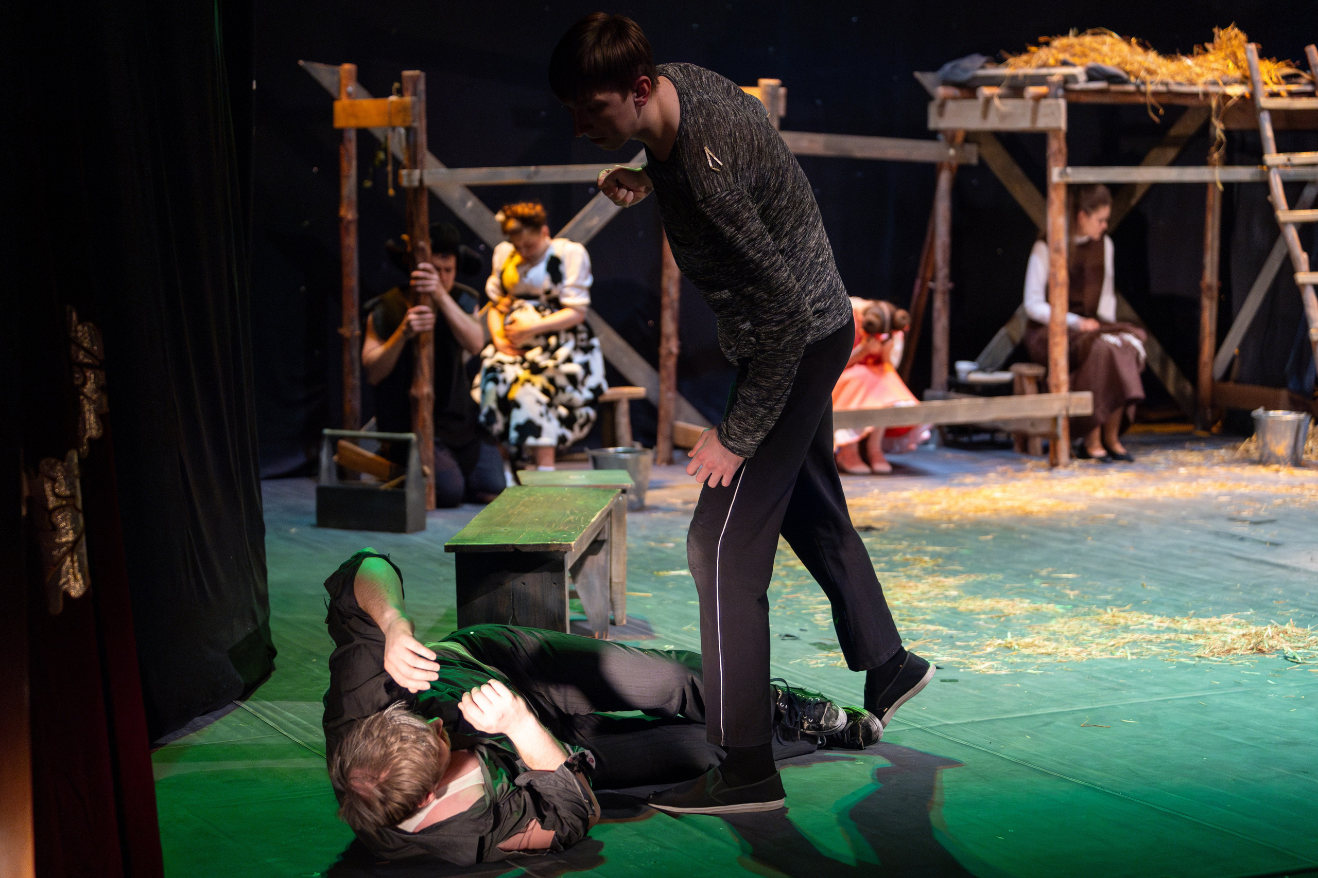 Театр белорусской армии «Очень простая история». Профессиональный интерьерный и репортажный фотограф Минск и РБ. Максим Орлов