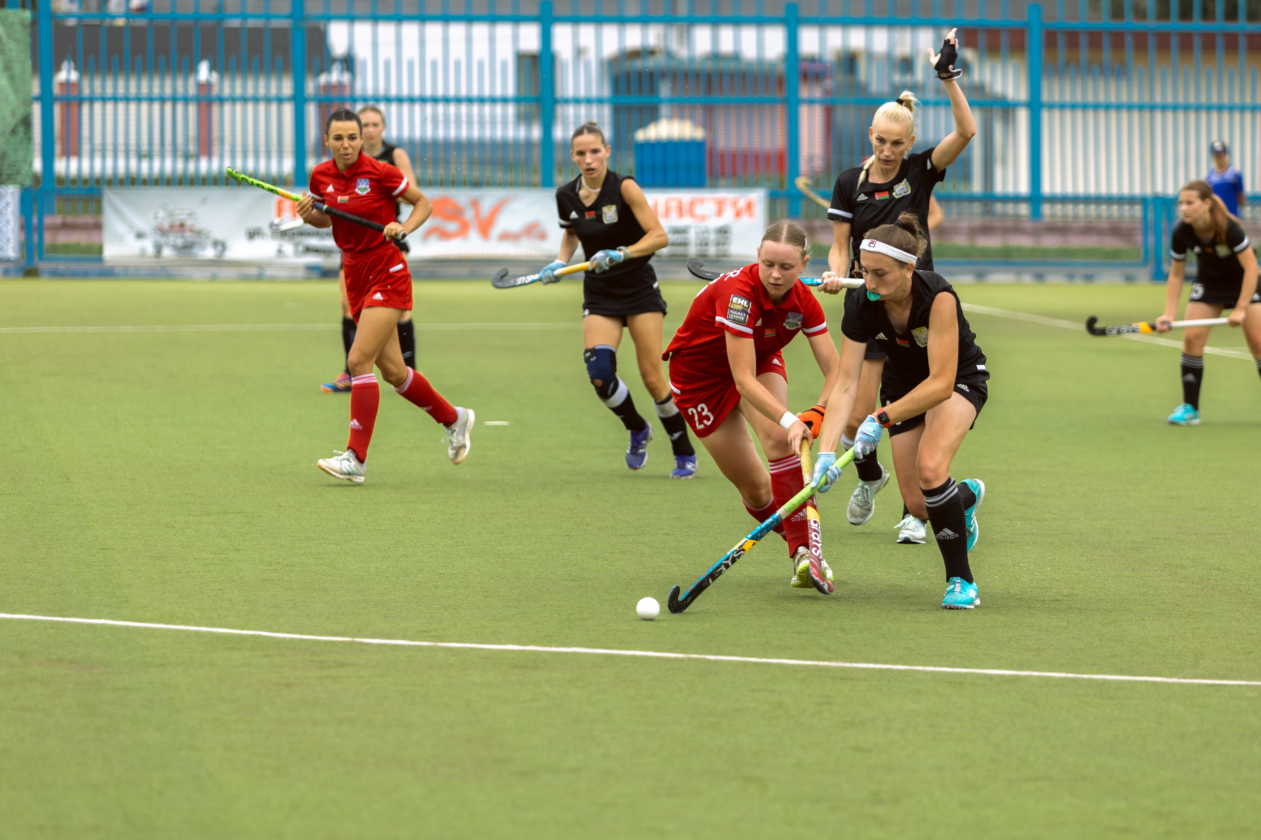 Хоккей на траве. Девушки. Минск — Виктория. 16.06.2024. Профессиональный интерьерный и репортажный фотограф Минск и РБ. Максим Орлов