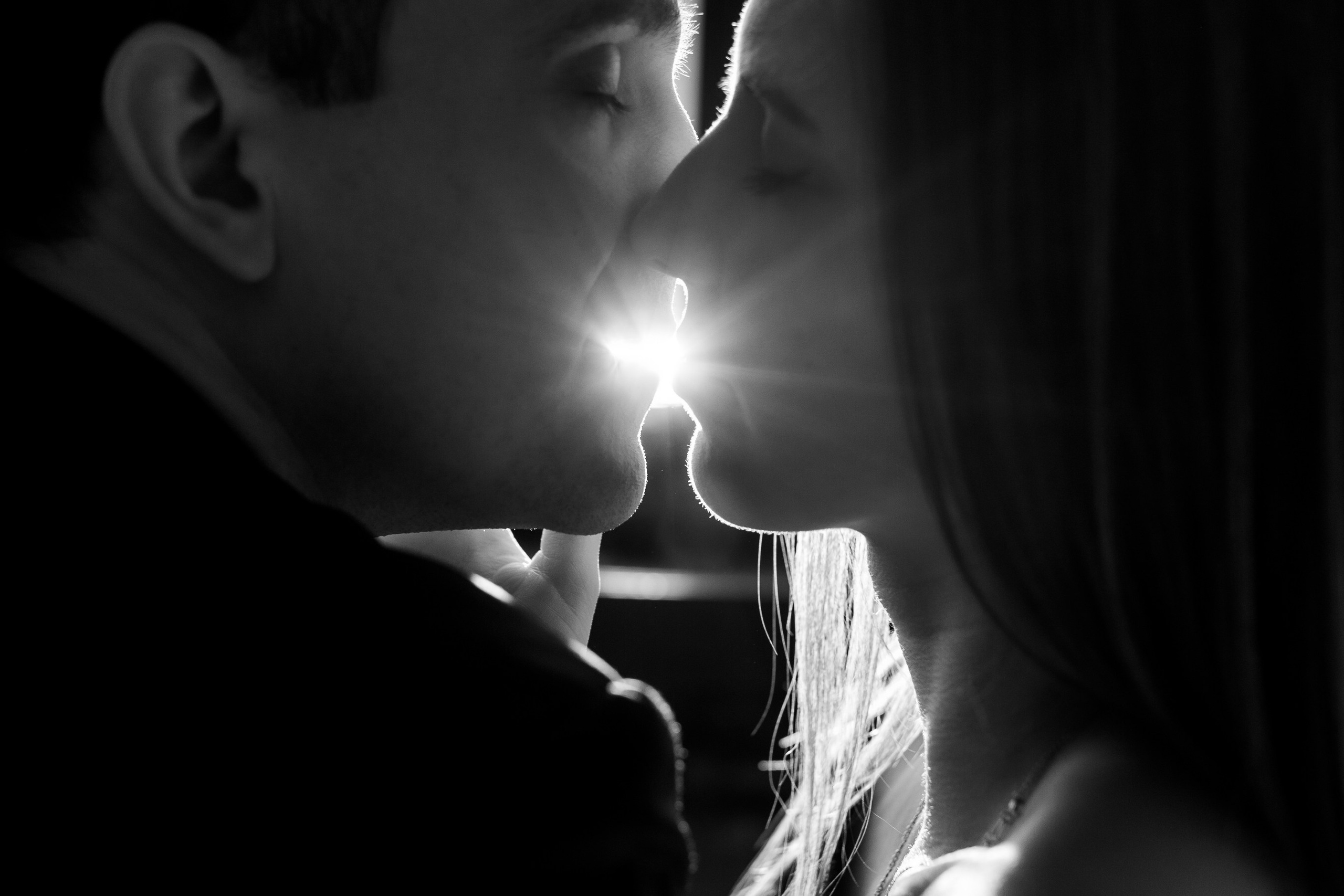 Love story Ильи и Кати. Профессиональный интерьерный и репортажный фотограф Минск и РБ. Максим Орлов