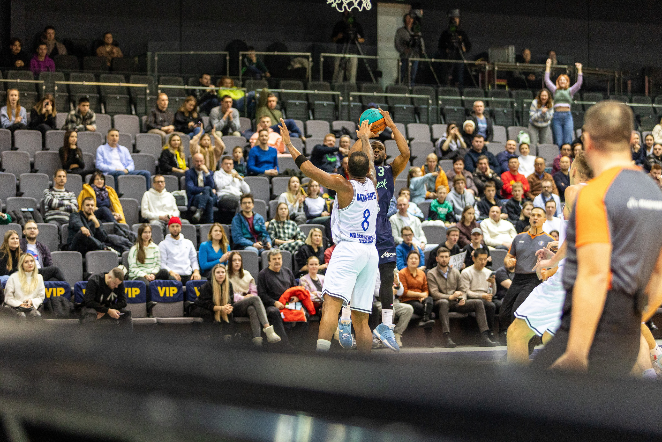 Баскетбол. Лучшие кадры. Минск — Енисей. 11.12.2023. Профессиональный интерьерный и репортажный фотограф Минск и РБ. Максим Орлов