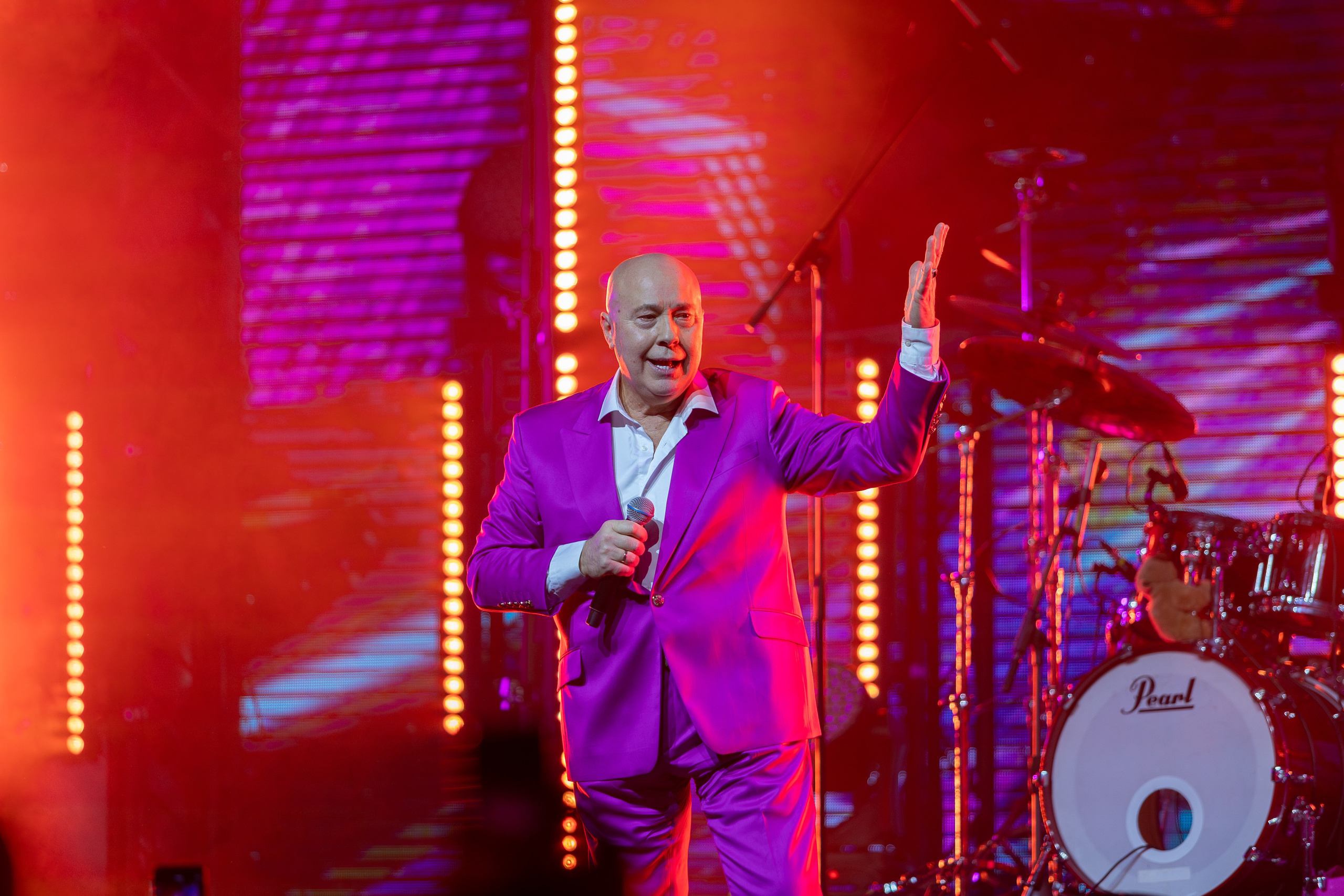 Концерт Насти Кравченко. Профессиональный интерьерный и репортажный фотограф Минск и РБ. Максим Орлов