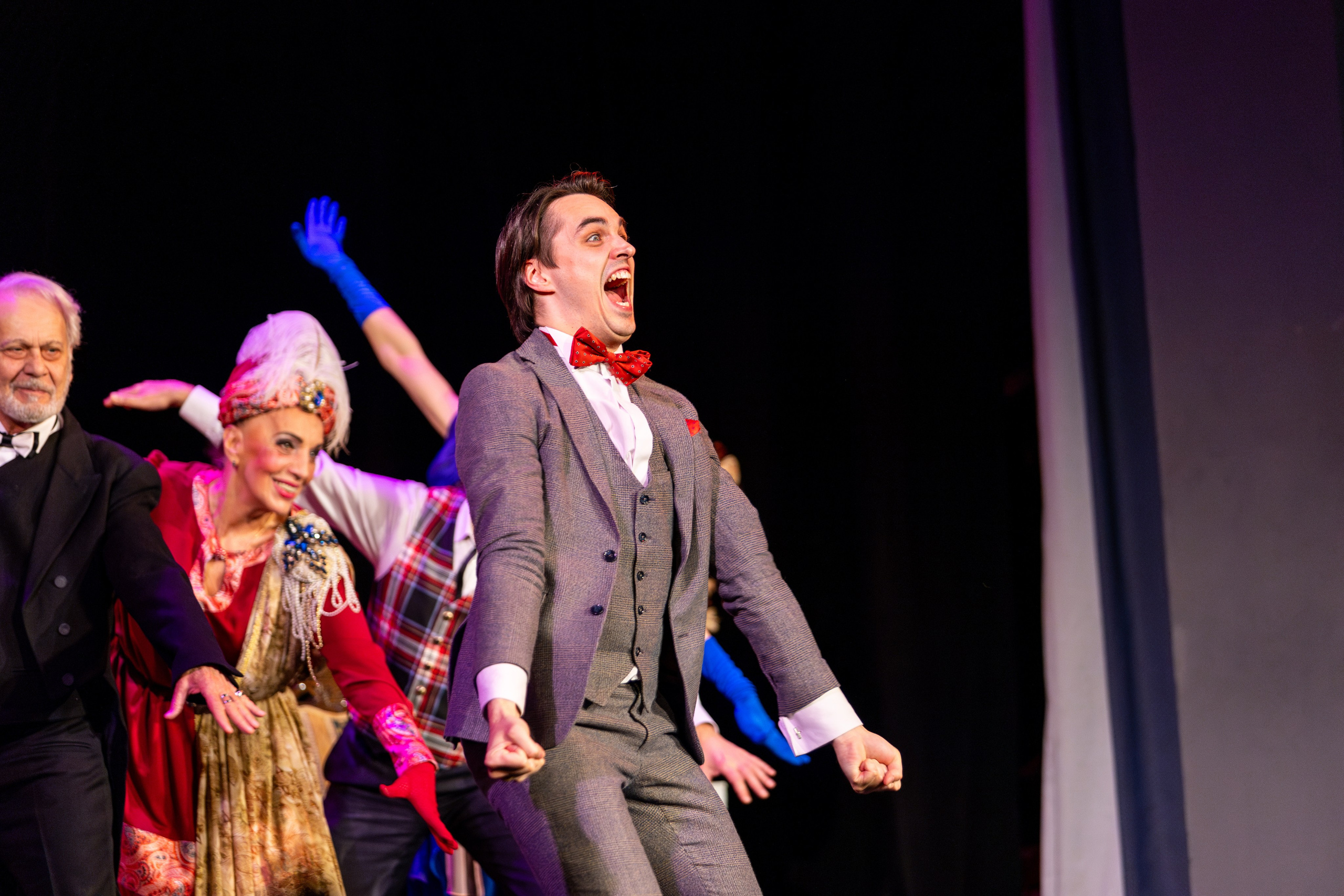 Новый театр «Как важно быть серьезным». Профессиональный интерьерный и репортажный фотограф Минск и РБ. Максим Орлов