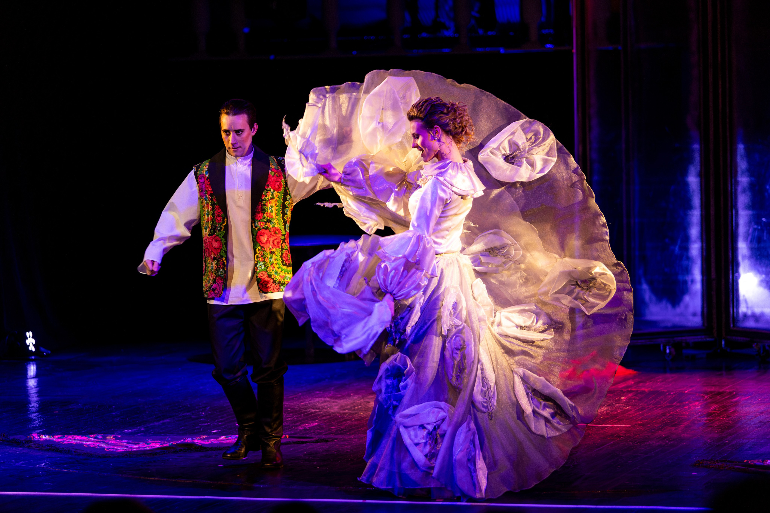 Новый театр «Я вещь». Профессиональный интерьерный и репортажный фотограф Минск и РБ. Максим Орлов