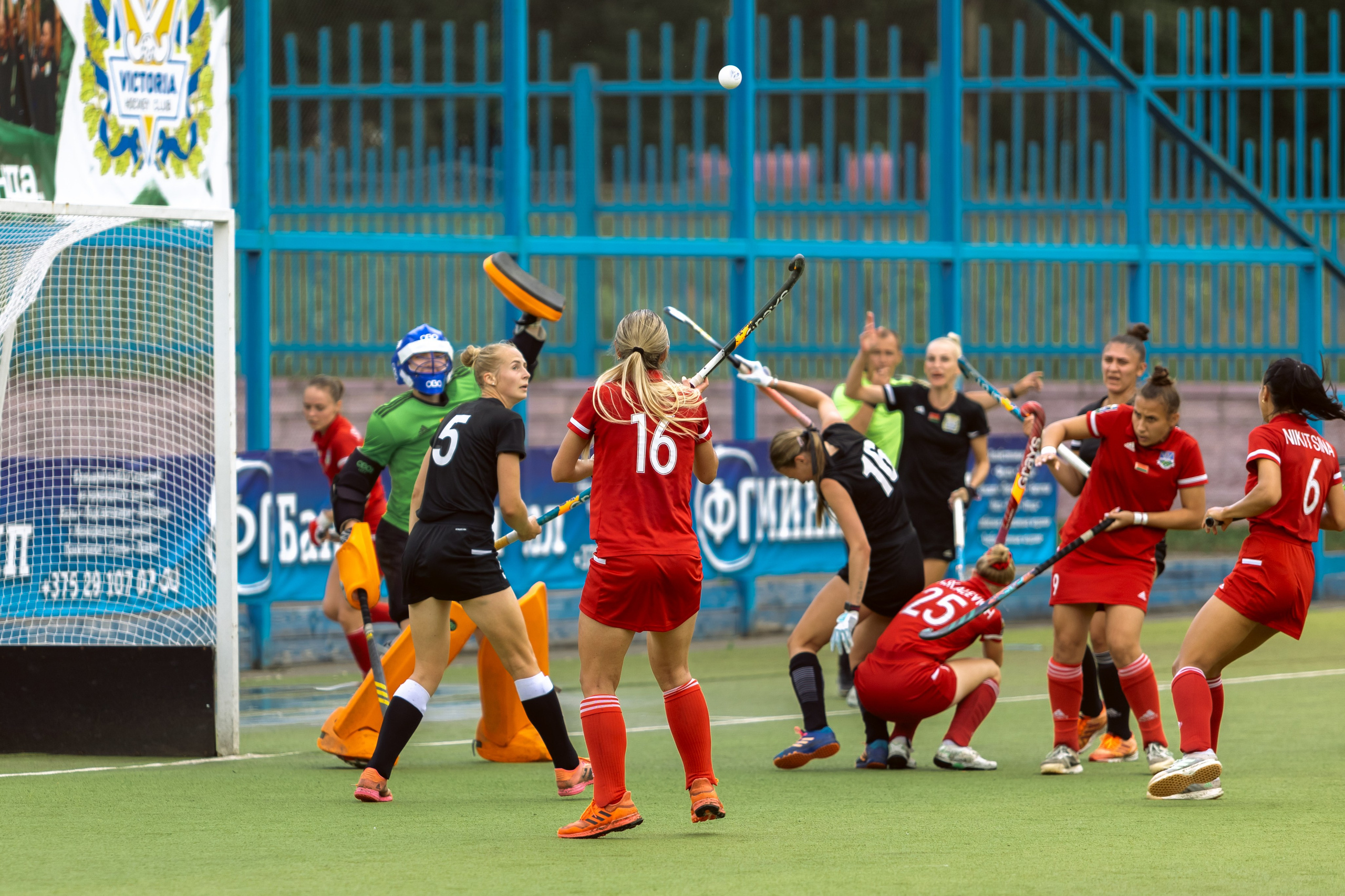 Хоккей на траве. Девушки. Минск — Виктория. 16.06.2024. Профессиональный интерьерный и репортажный фотограф Минск и РБ. Максим Орлов