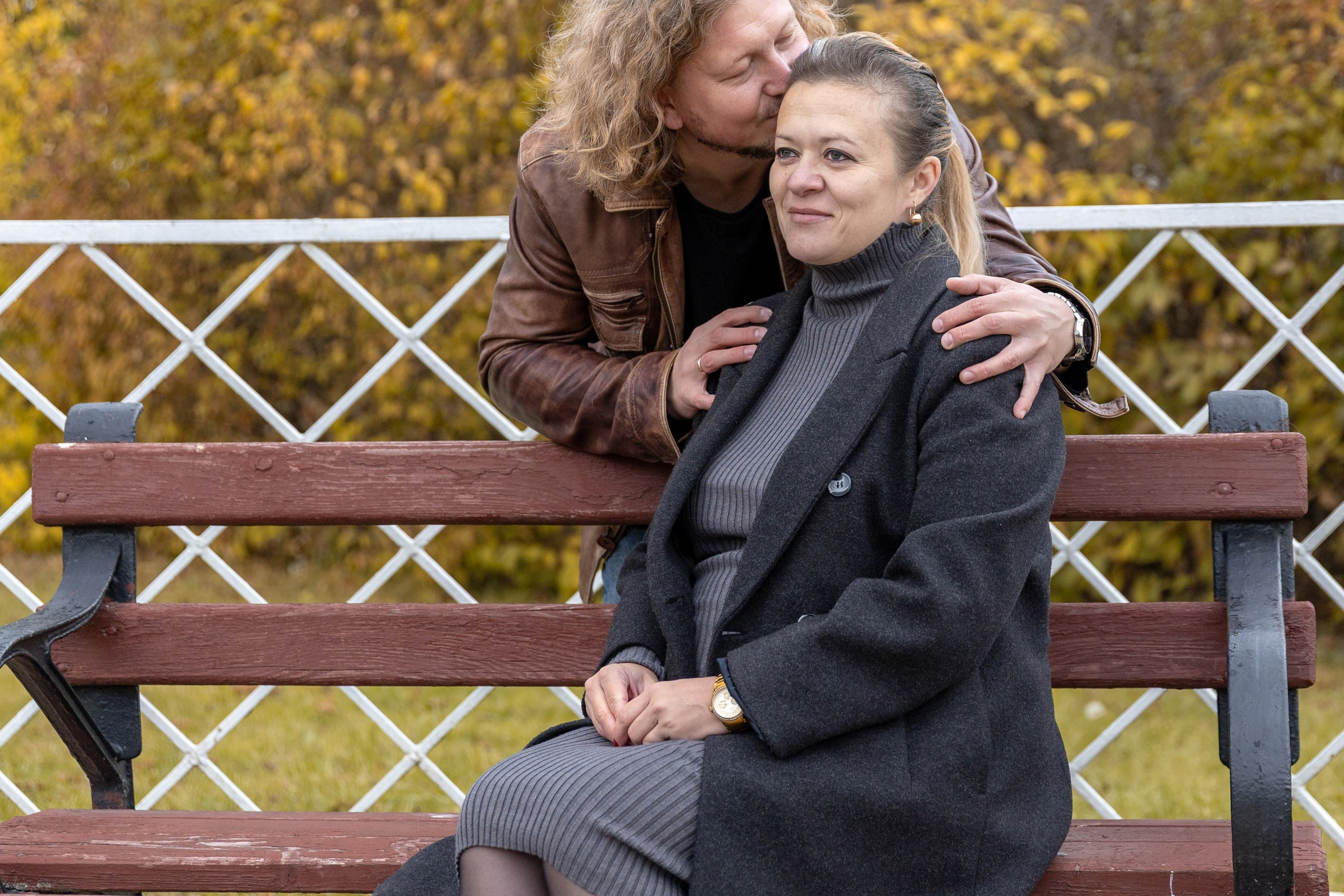 Олег и Марина. В ожидании. Фотосъемка в парке. Профессиональный интерьерный и репортажный фотограф Минск и РБ. Максим Орлов