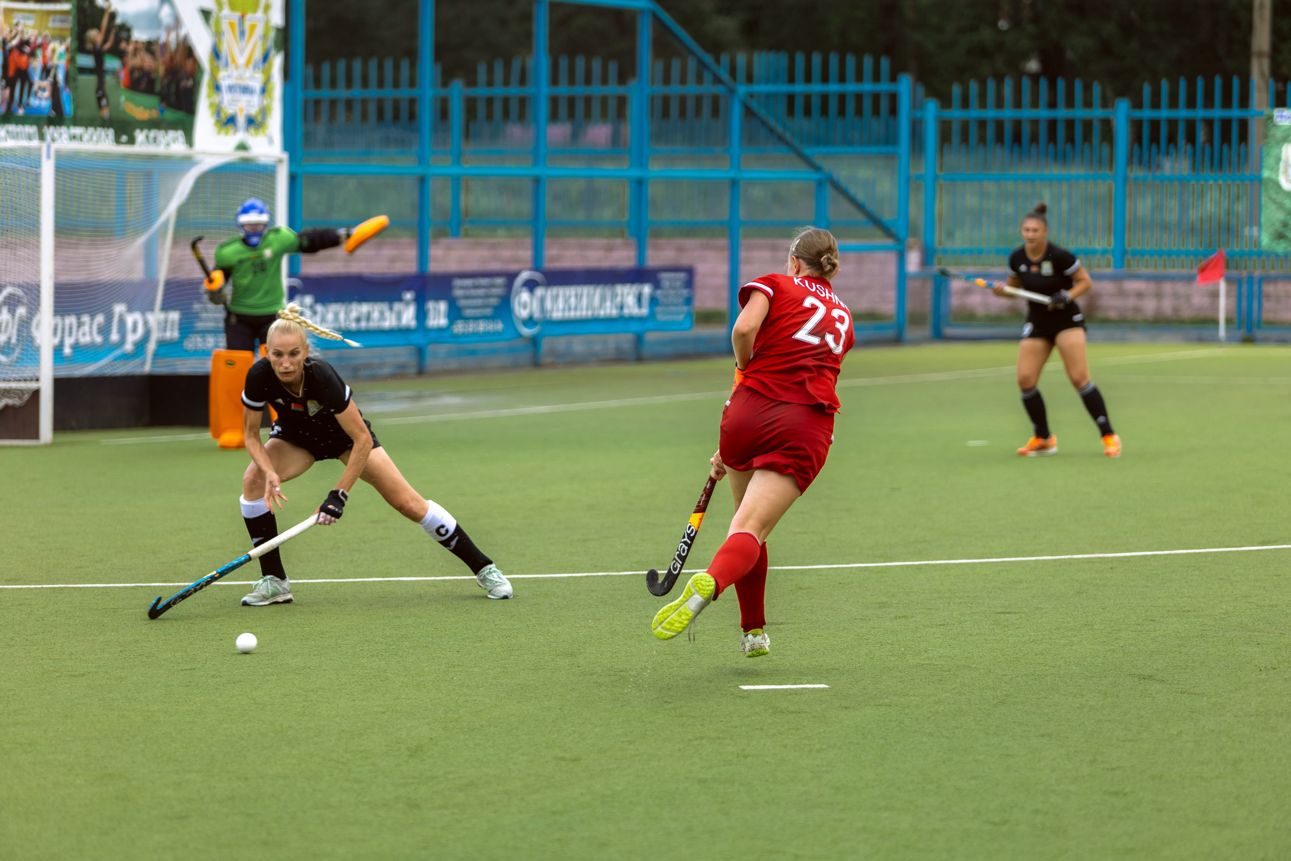 Хоккей на траве. Девушки. Минск — Виктория. 16.06.2024. Профессиональный интерьерный и репортажный фотограф Минск и РБ. Максим Орлов