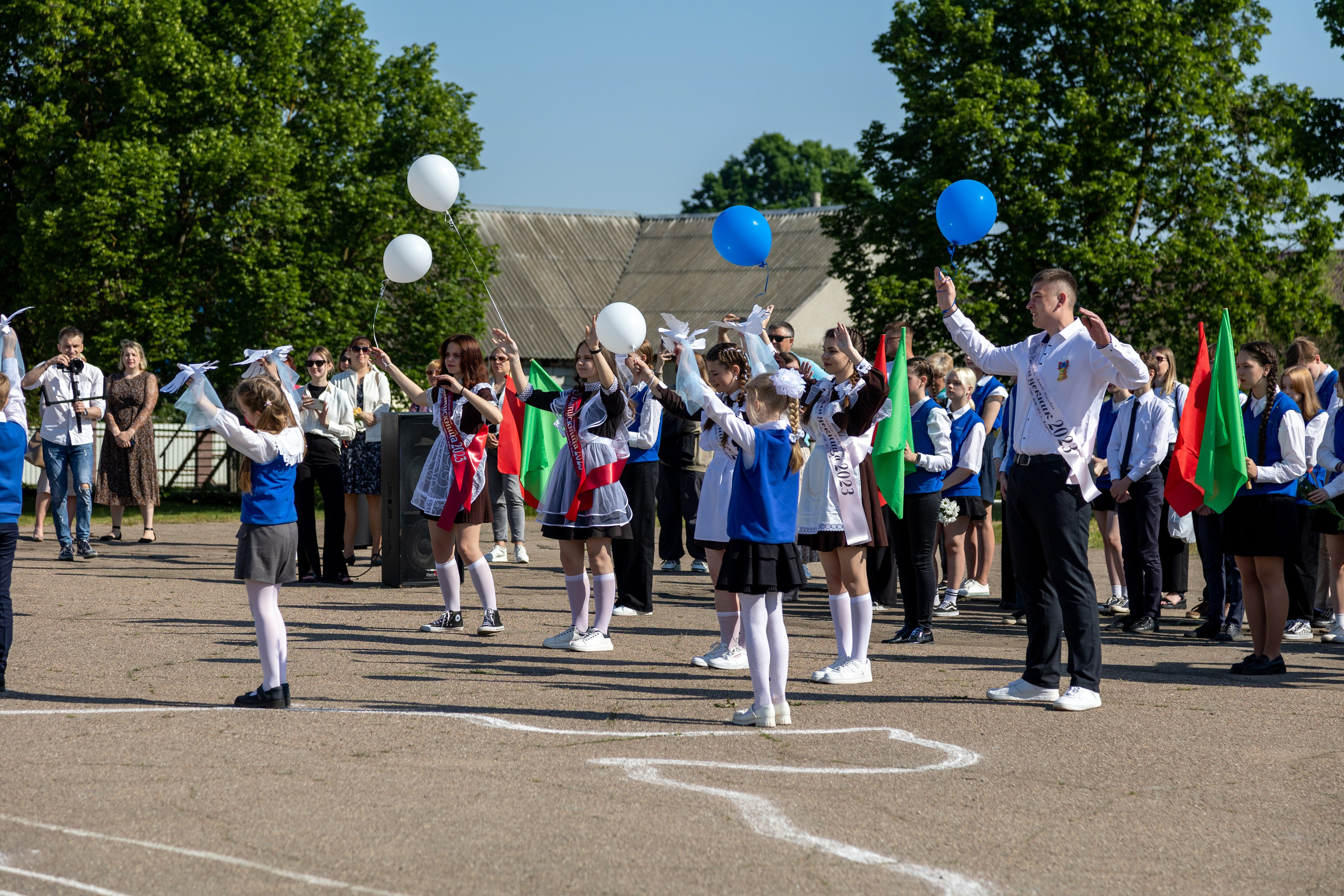 Выпускной в Жодино 2023. Профессиональный интерьерный и репортажный фотограф Минск и РБ. Максим Орлов