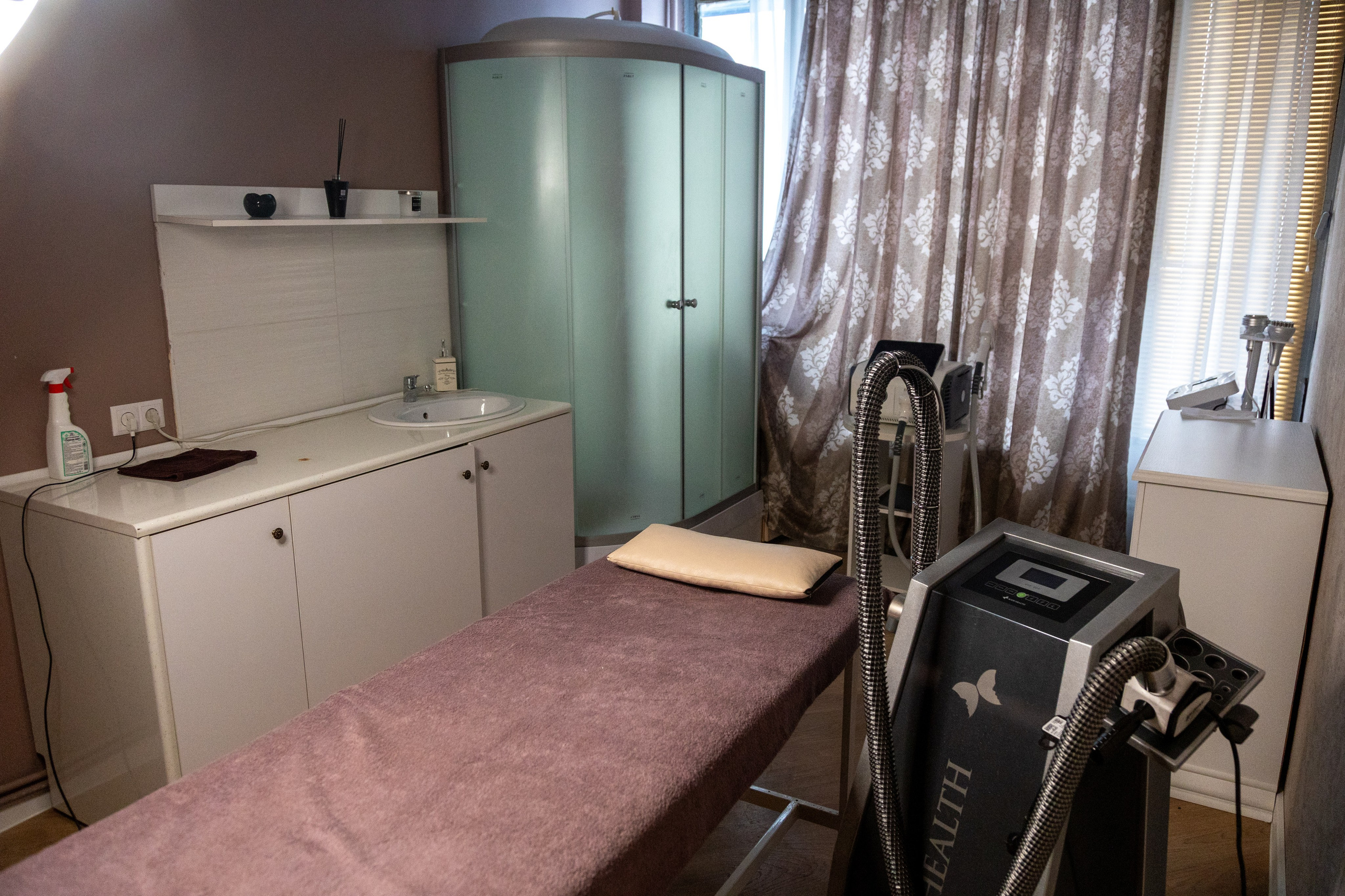 Реклама салона красоты «Манго». Профессиональный интерьерный и репортажный фотограф Минск и РБ. Максим Орлов