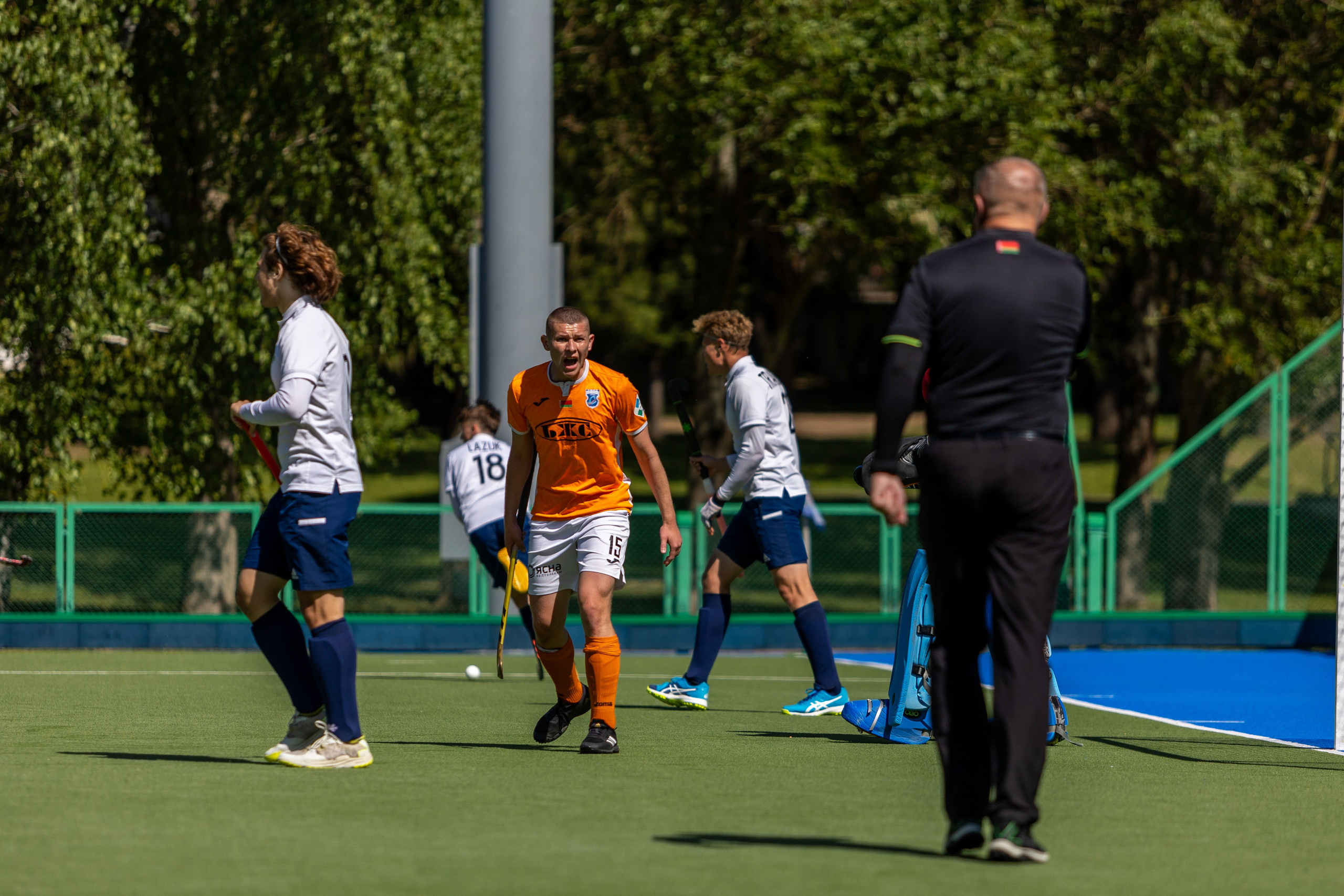 Хоккей на траве. ХК Минск — СК Строитель 12.05.2024. Профессиональный интерьерный и репортажный фотограф Минск и РБ. Максим Орлов
