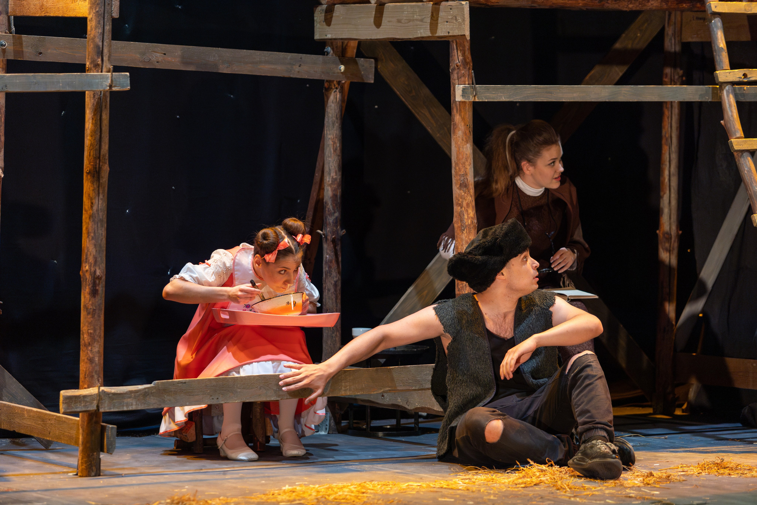 Театр белорусской армии «Очень простая история». Профессиональный интерьерный и репортажный фотограф Минск и РБ. Максим Орлов