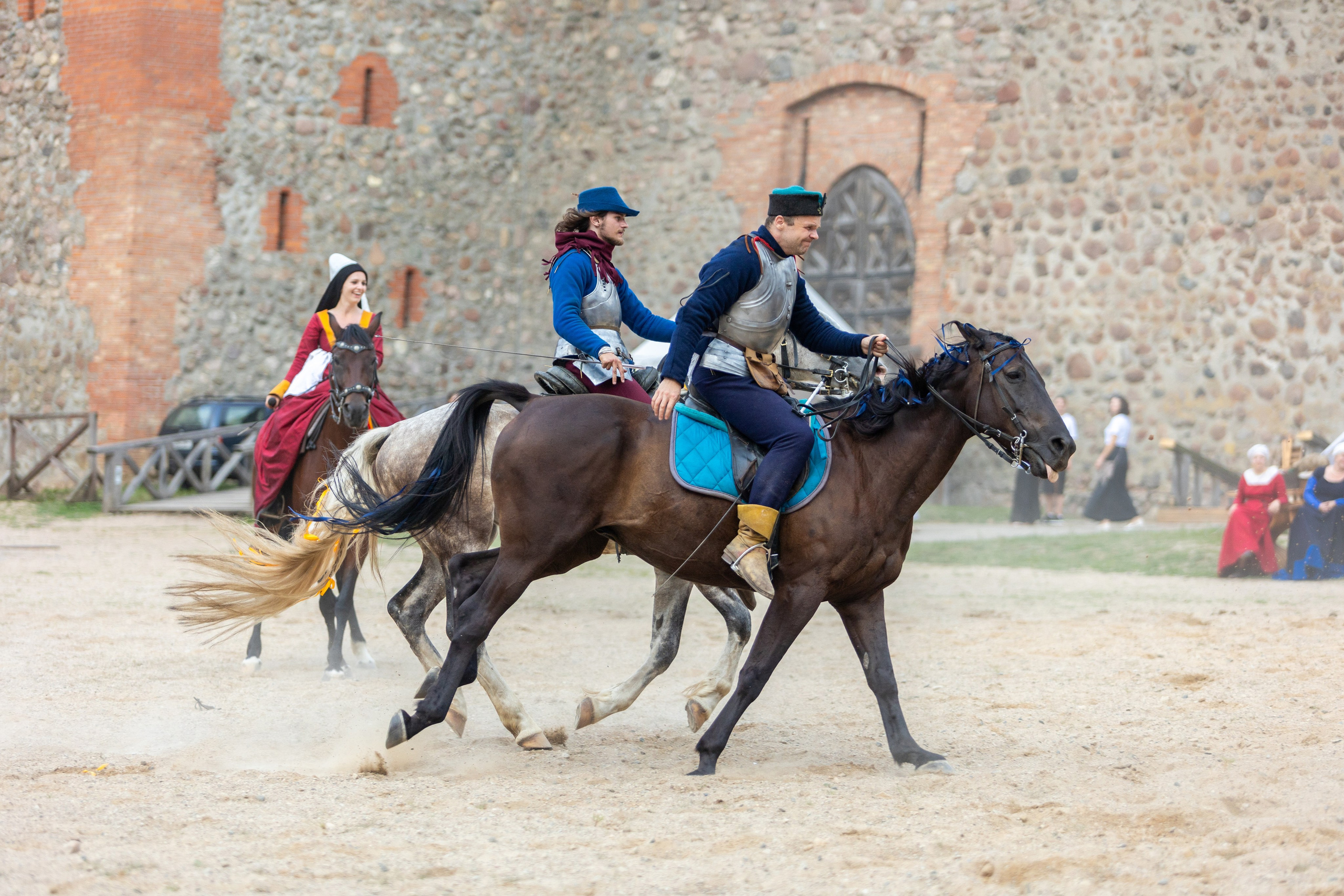 Выступление «Золотой шпоры» на празднике города Лиды. Профессиональный интерьерный и репортажный фотограф Минск и РБ. Максим Орлов