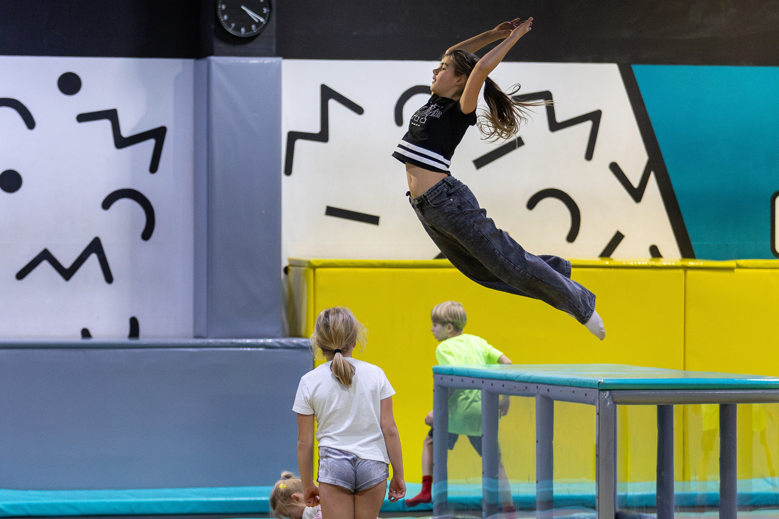 ДР Влада (батутная арена). Профессиональный интерьерный и репортажный фотограф Минск и РБ. Максим Орлов