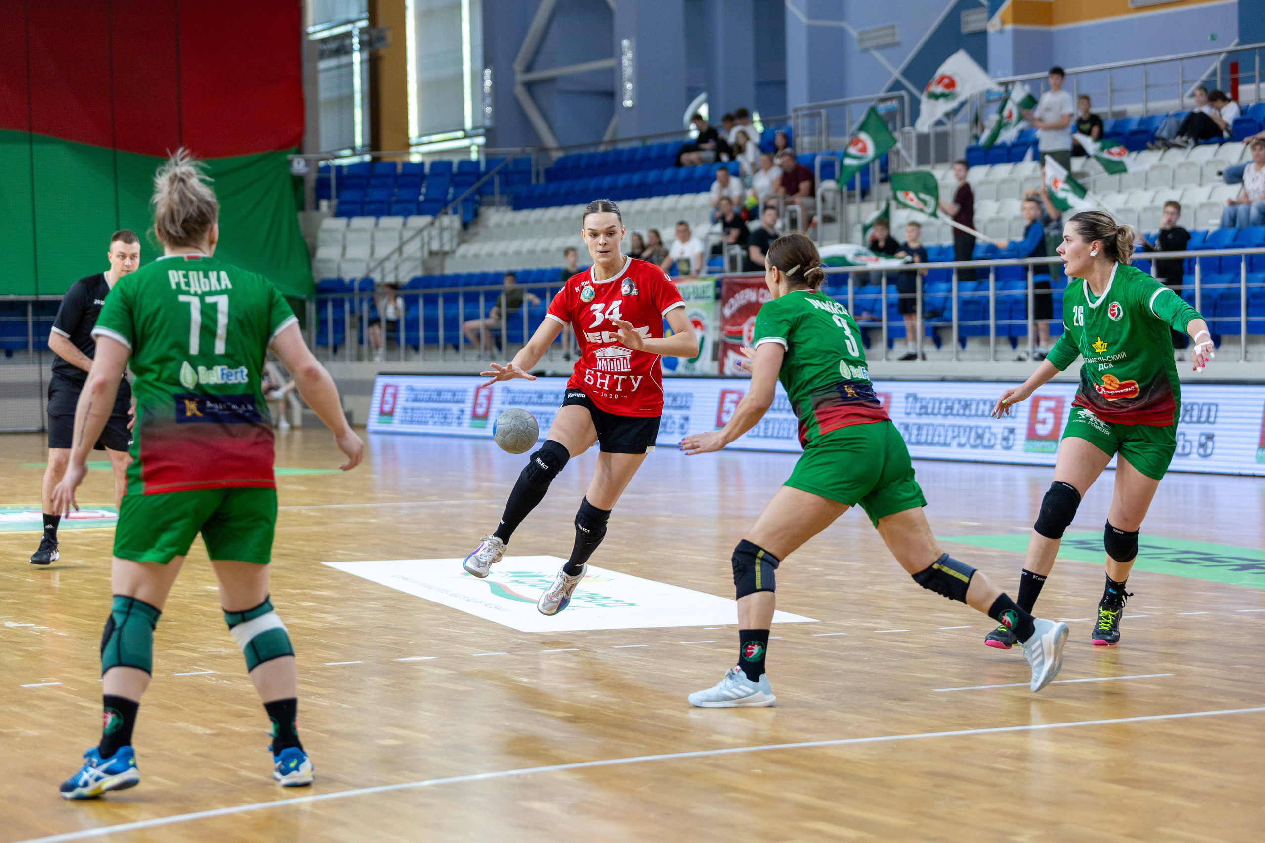 Гандбол. Финал. БНТУ — Гомель. 25.05.2024. Профессиональный интерьерный и репортажный фотограф Минск и РБ. Максим Орлов