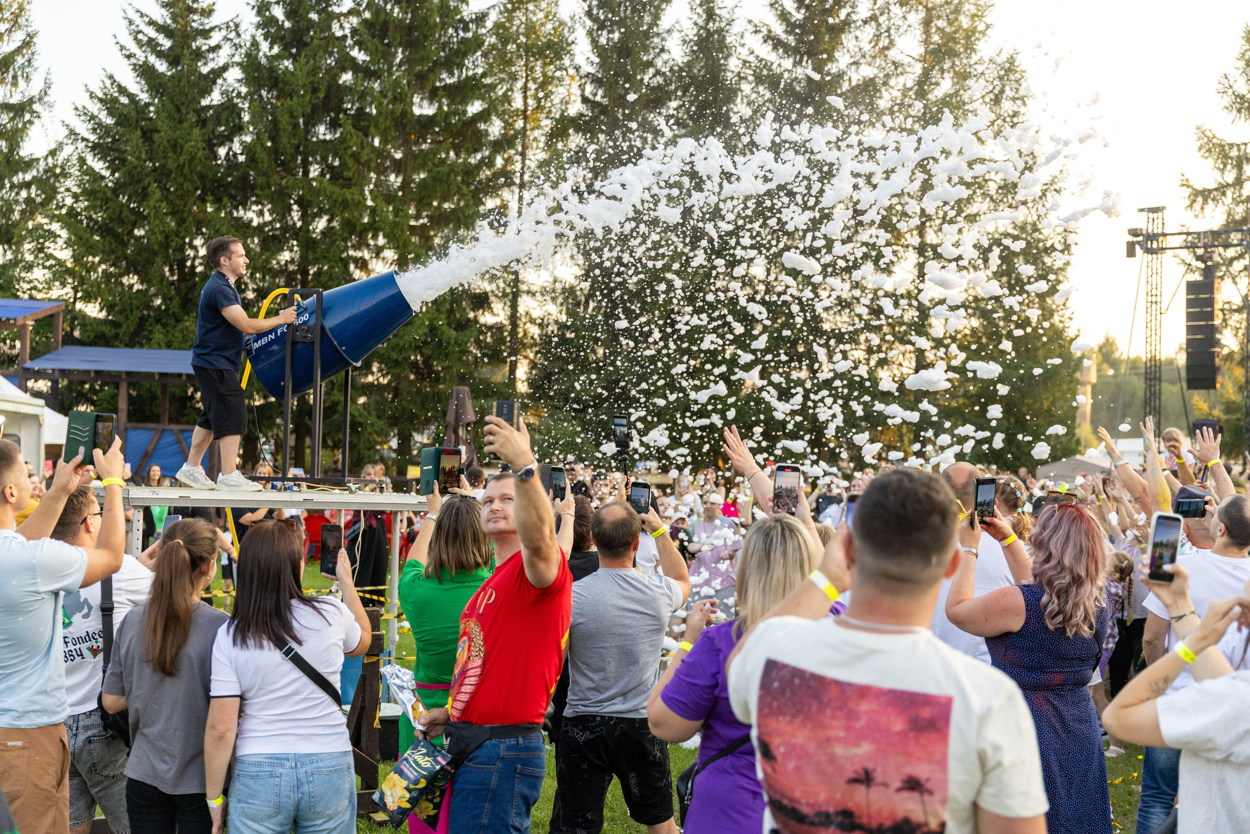 Дискохит. Профессиональный интерьерный и репортажный фотограф Минск и РБ. Максим Орлов