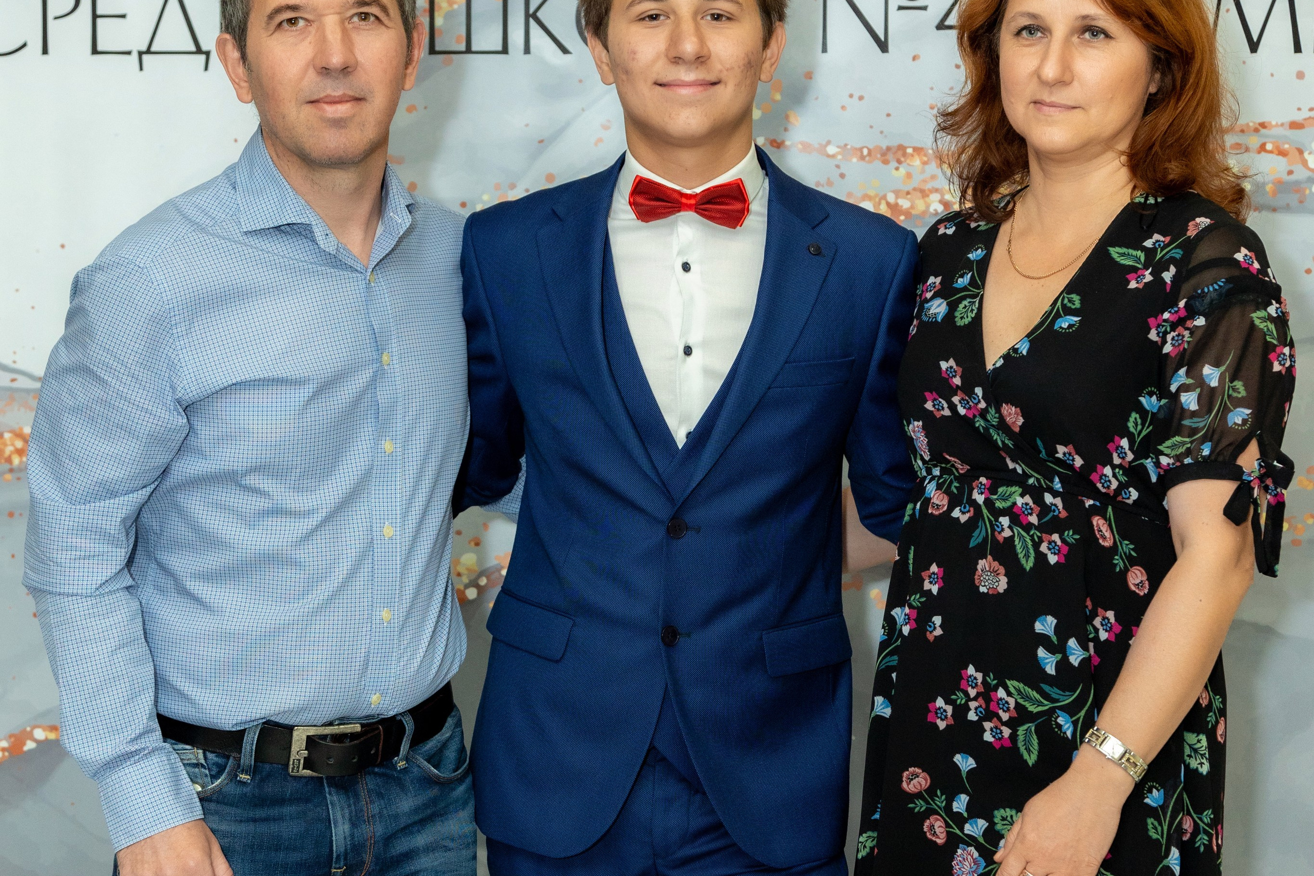 Вручение дипломов. 47 школа. Профессиональный интерьерный и репортажный фотограф Минск и РБ. Максим Орлов