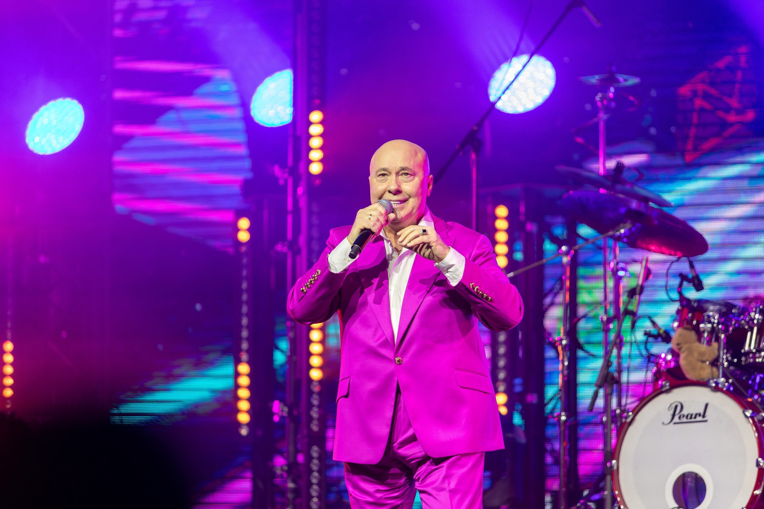 Концерт Насти Кравченко. Профессиональный интерьерный и репортажный фотограф Минск и РБ. Максим Орлов