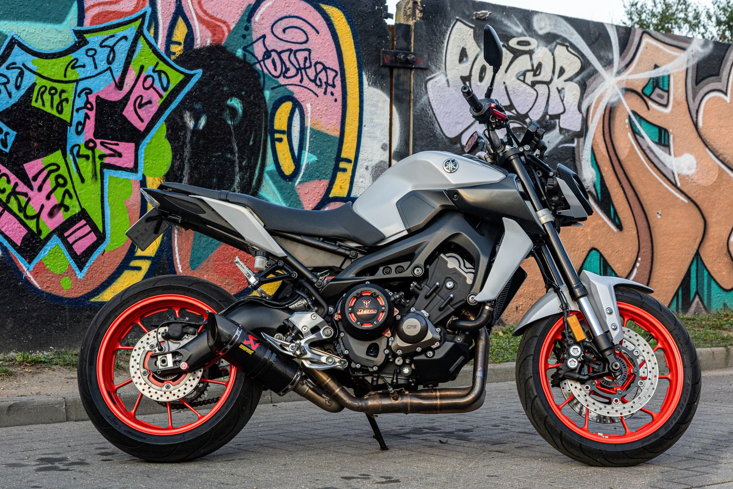 Мотоцикл. Профессиональный интерьерный и репортажный фотограф Минск и РБ. Максим Орлов