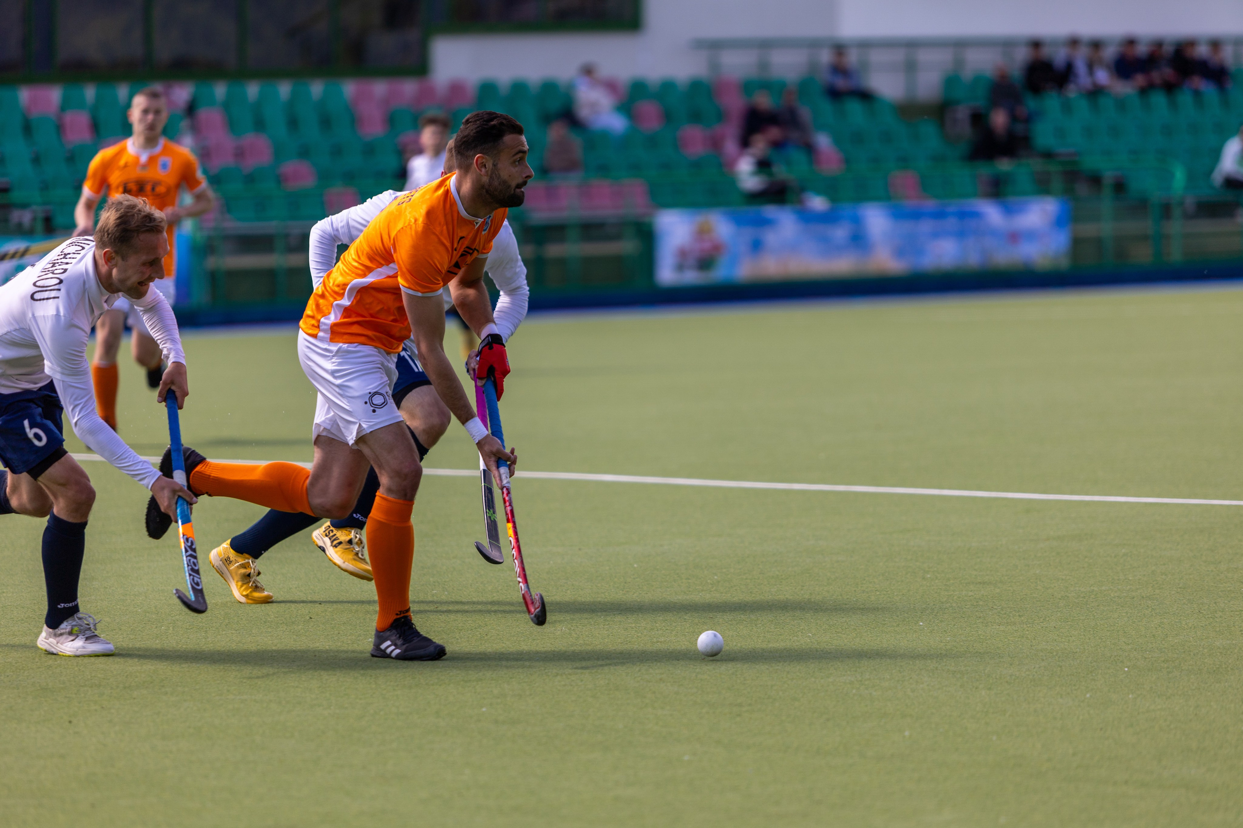 Хоккей на траве. ХК Минск — СК Строитель 12.05.2024. Профессиональный интерьерный и репортажный фотограф Минск и РБ. Максим Орлов