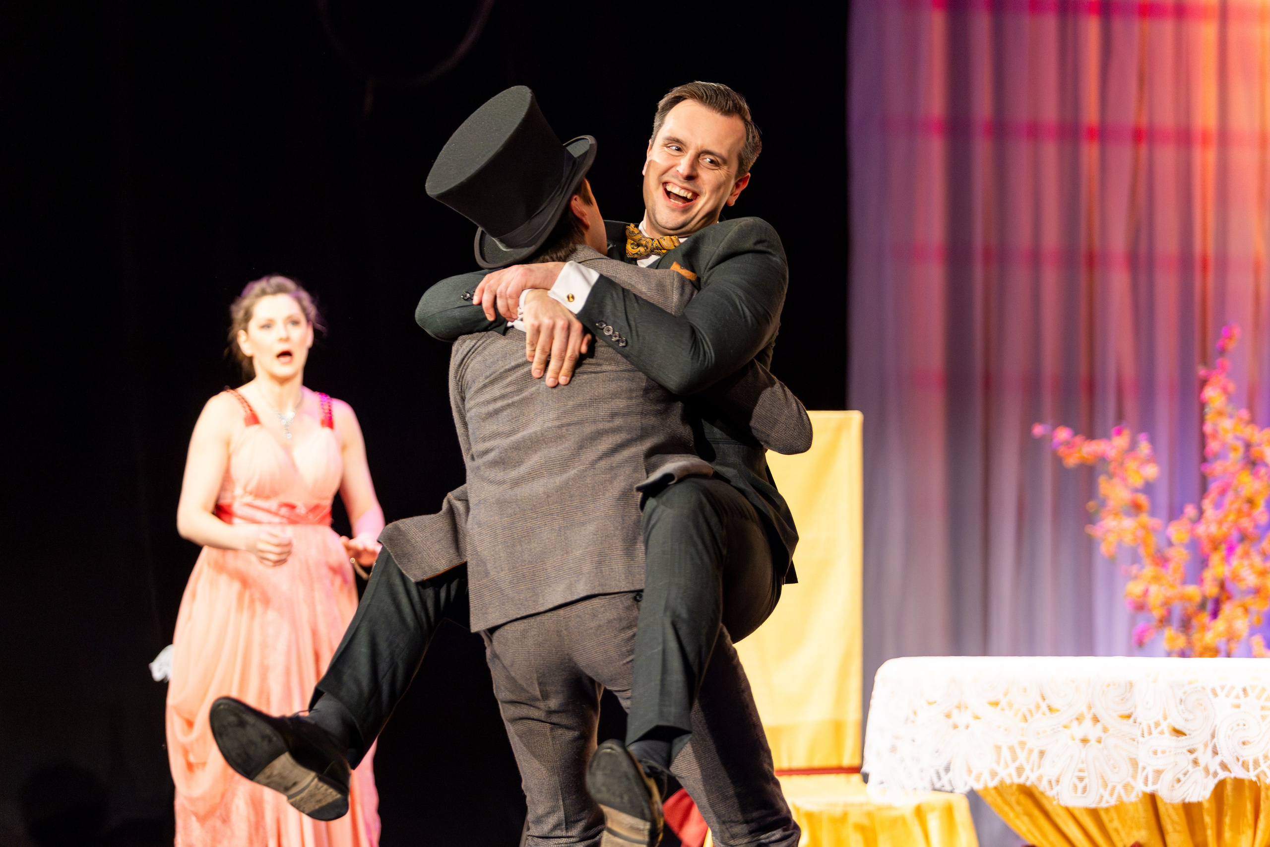 Новый театр «Как важно быть серьезным». Профессиональный интерьерный и репортажный фотограф Минск и РБ. Максим Орлов