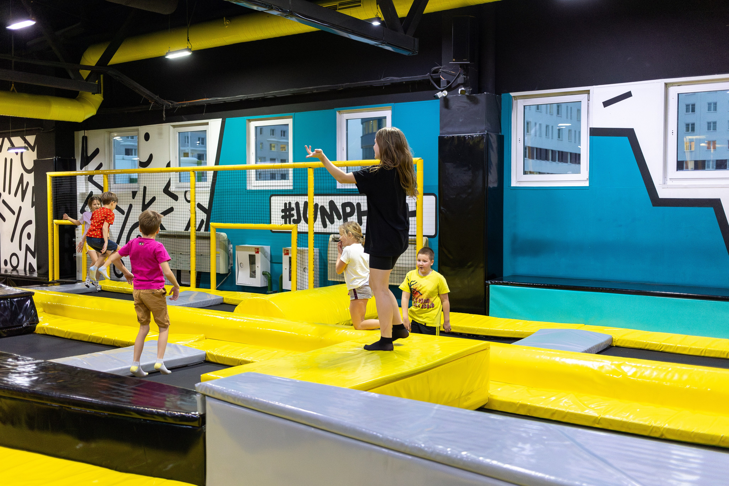 ДР Влада (батутная арена). Профессиональный интерьерный и репортажный фотограф Минск и РБ. Максим Орлов