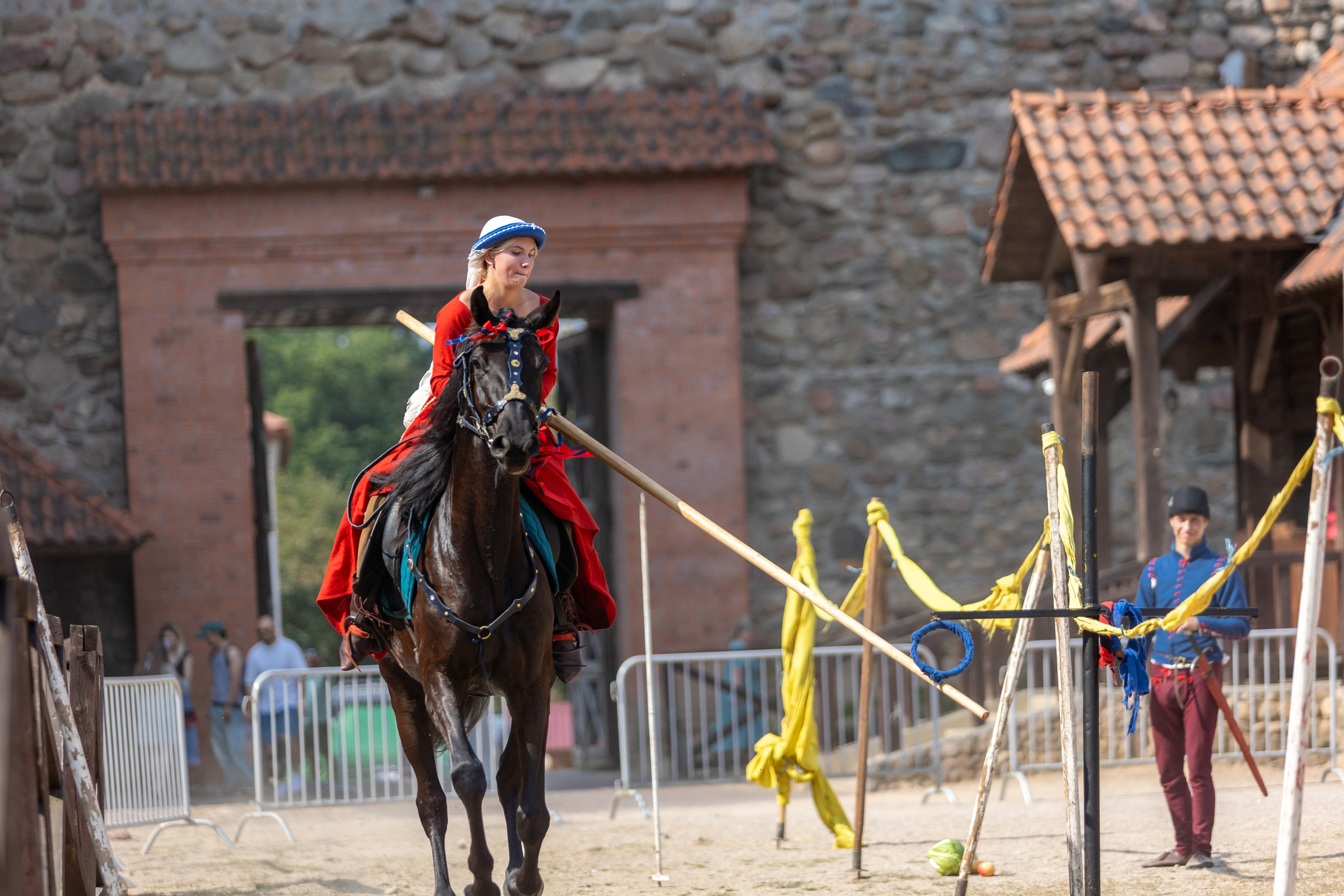 Выступление «Золотой шпоры» на празднике города Лиды. Профессиональный интерьерный и репортажный фотограф Минск и РБ. Максим Орлов