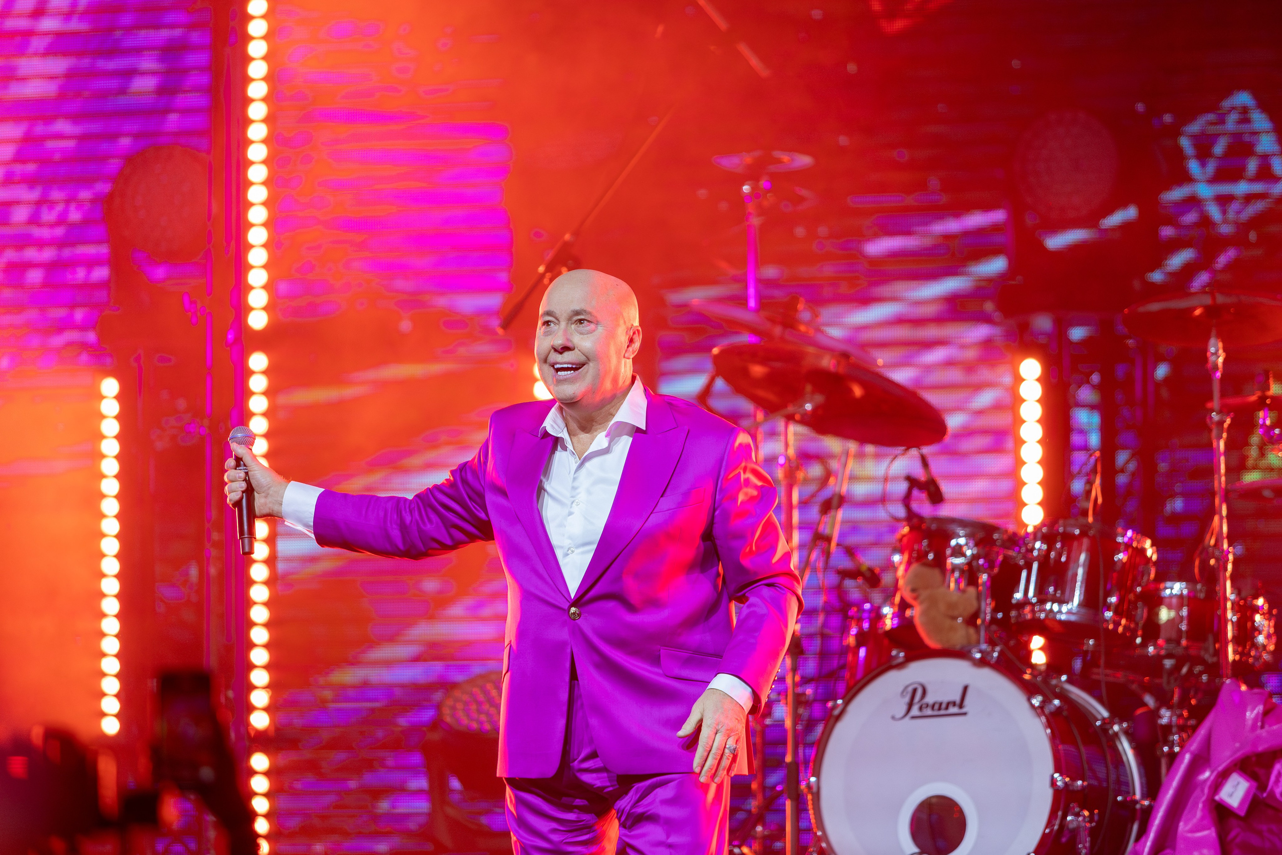 Концерт Насти Кравченко. Профессиональный интерьерный и репортажный фотограф Минск и РБ. Максим Орлов