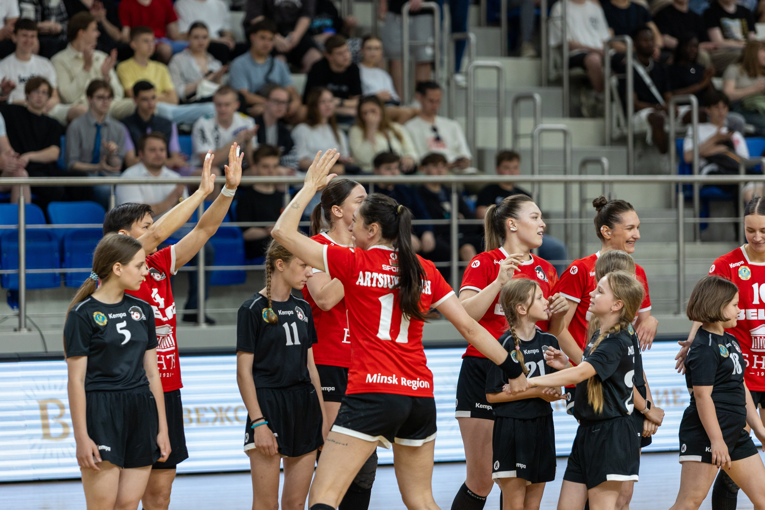 Гандбол. Финал. БНТУ — Гомель. 25.05.2024. Профессиональный интерьерный и репортажный фотограф Минск и РБ. Максим Орлов