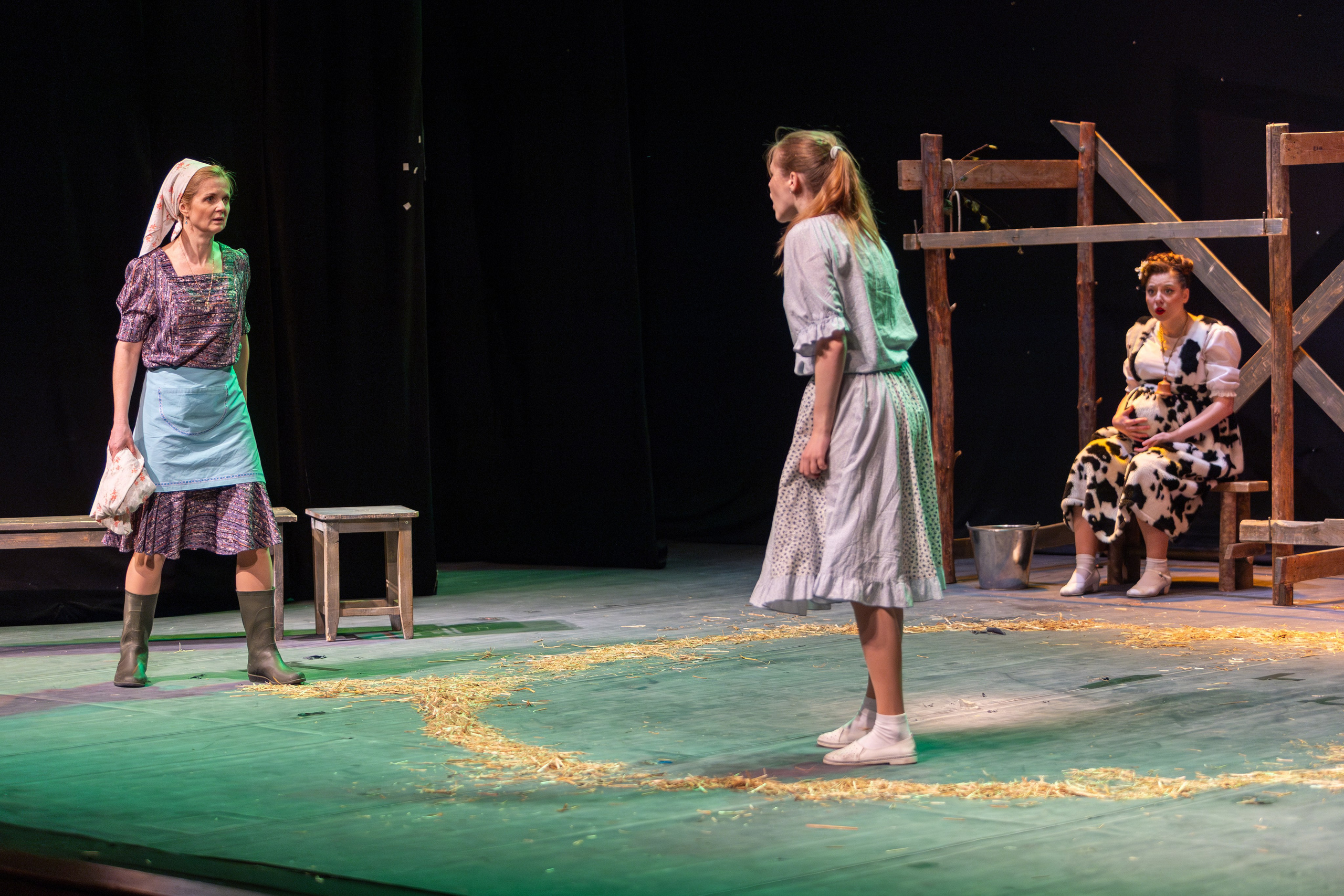 Театр белорусской армии «Очень простая история». Профессиональный интерьерный и репортажный фотограф Минск и РБ. Максим Орлов