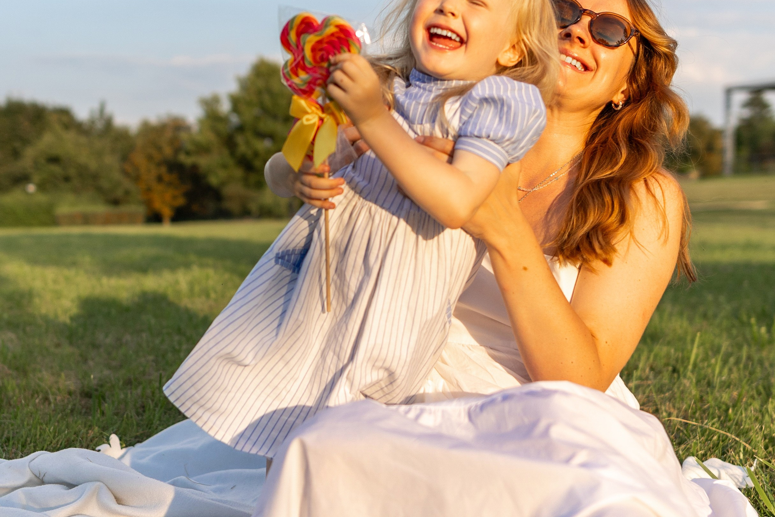 Стеша с мамой. Профессиональный интерьерный и репортажный фотограф Минск и РБ. Максим Орлов