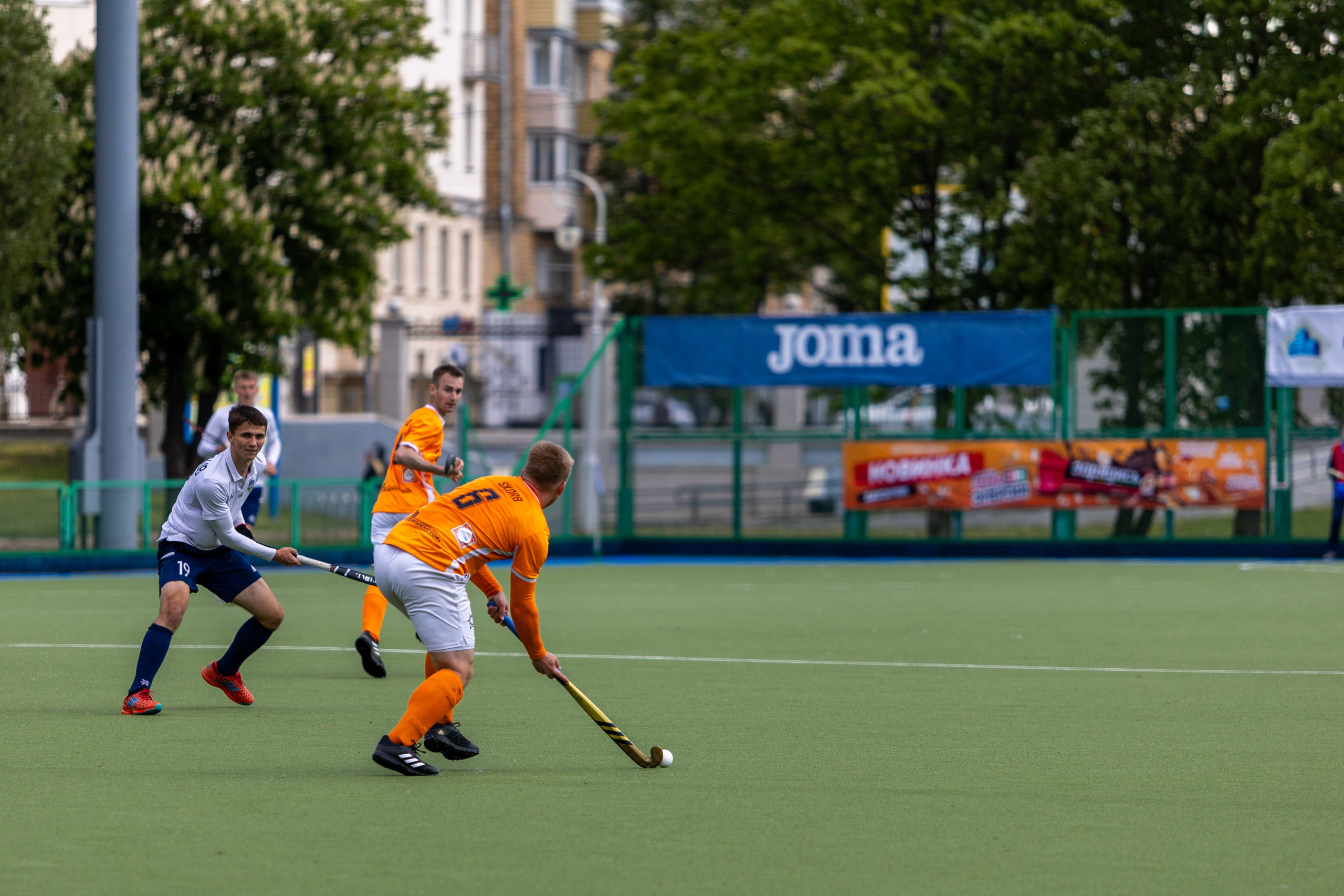 Хоккей на траве. ХК Минск — СК Строитель 11.05.2024. Профессиональный интерьерный и репортажный фотограф Минск и РБ. Максим Орлов