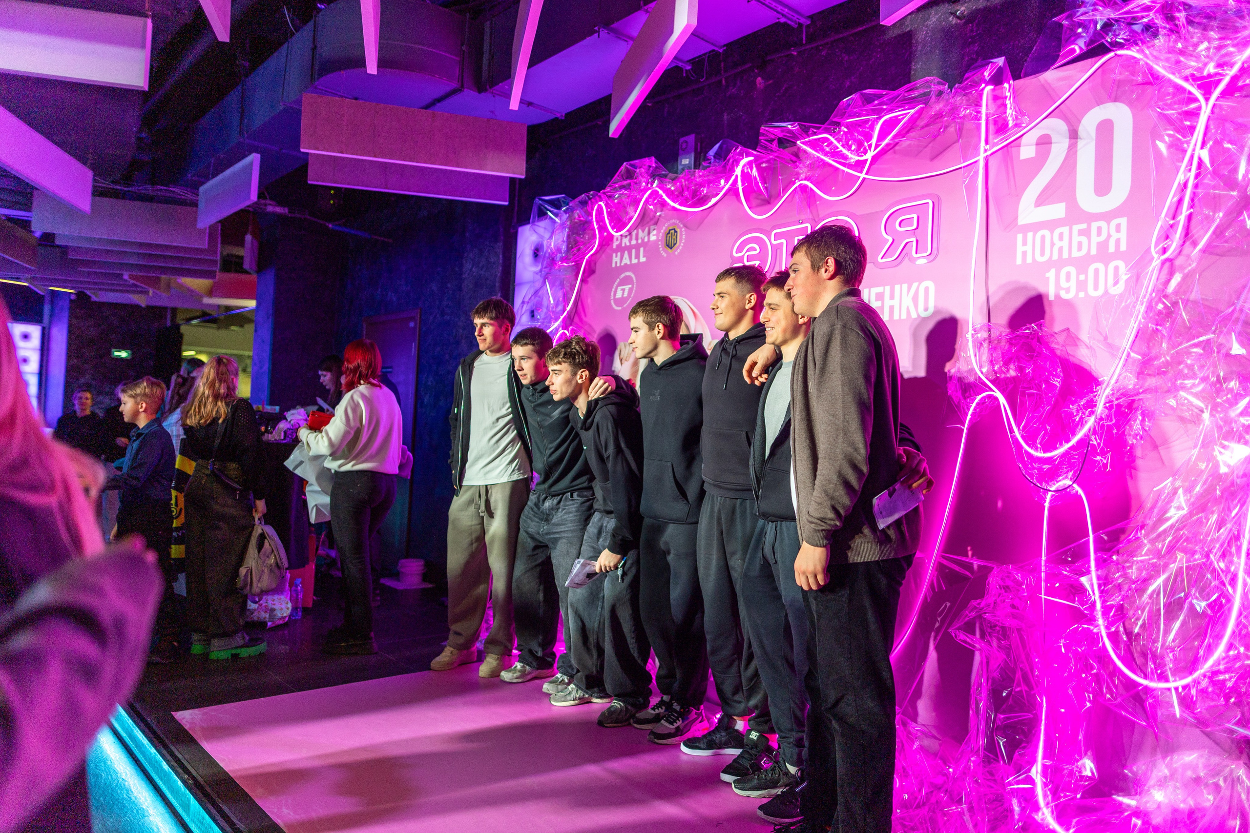 Концерт Насти Кравченко. Профессиональный интерьерный и репортажный фотограф Минск и РБ. Максим Орлов