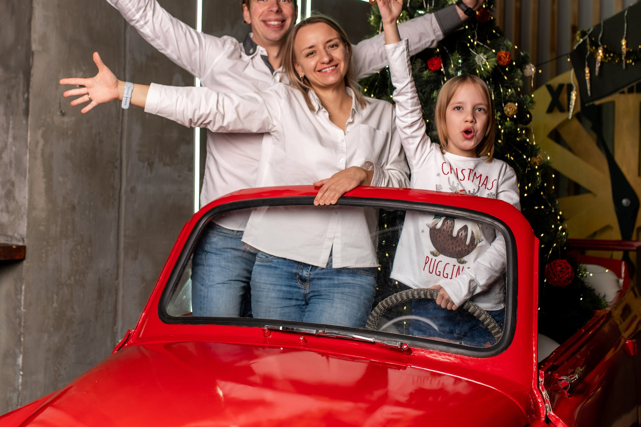 Саша, Аня и Вика (новогодняя). Профессиональный интерьерный и репортажный фотограф Минск и РБ. Максим Орлов