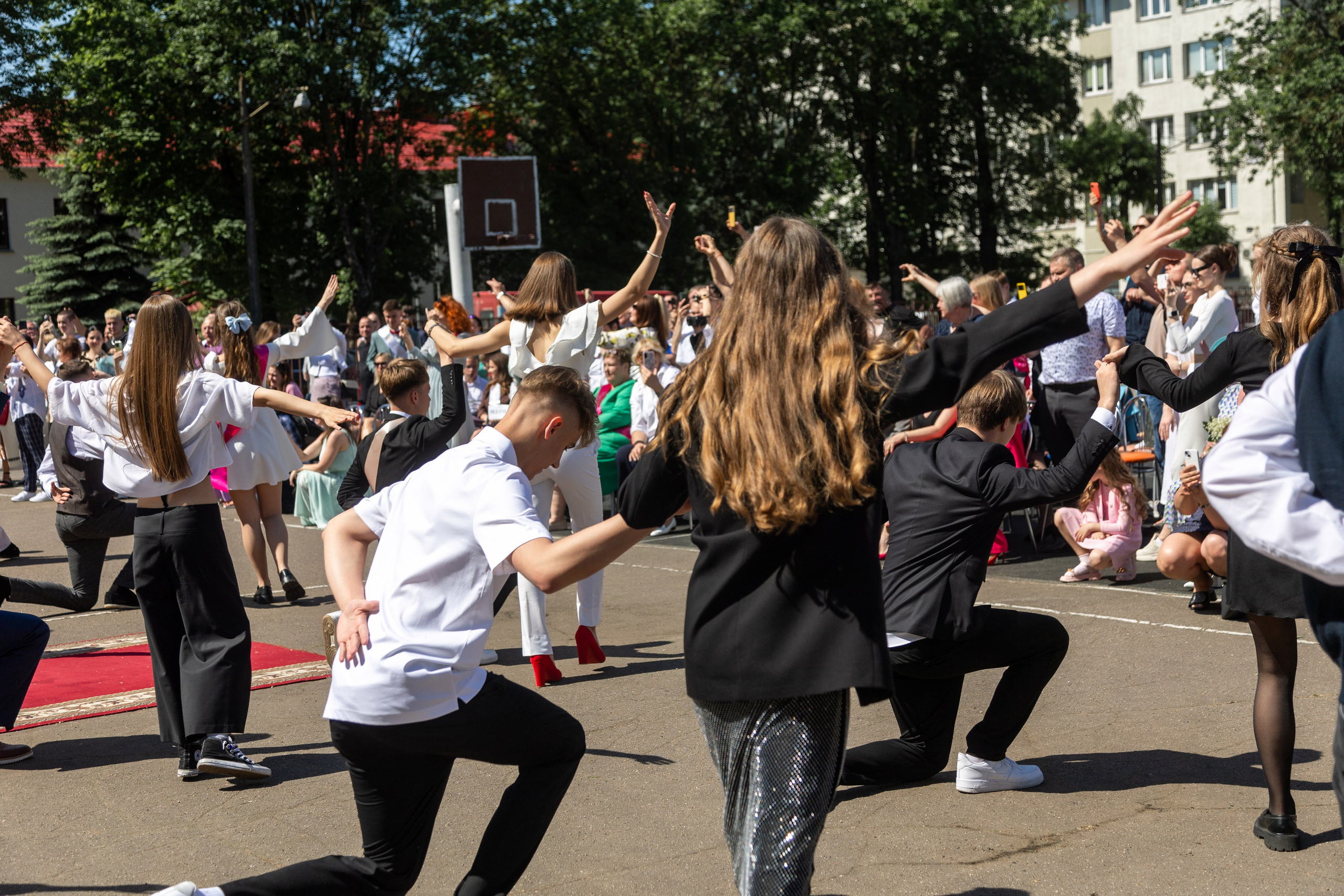 Школа 47. Последний звонок. Профессиональный интерьерный и репортажный фотограф Минск и РБ. Максим Орлов